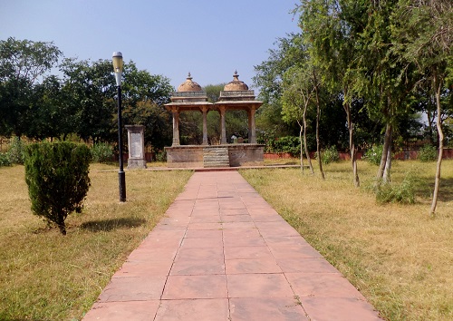 烏代布爾出發：納特德瓦拉 (Nathdwara)、埃克林吉 (Eklingi) 和哈爾迪加蒂 (Haldighati) 一日遊