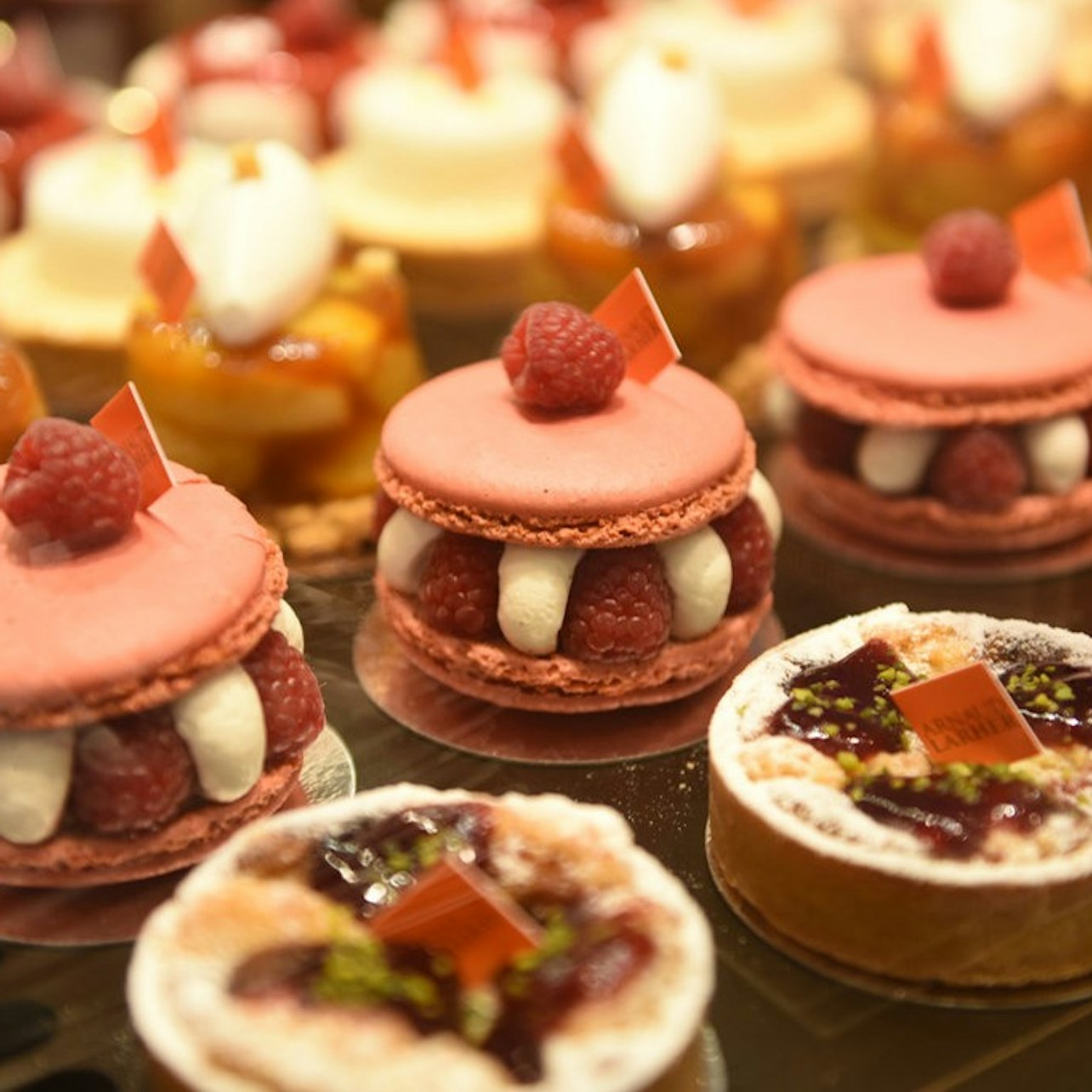 Prestige food walking tour in Saint-Germain-des-Pres