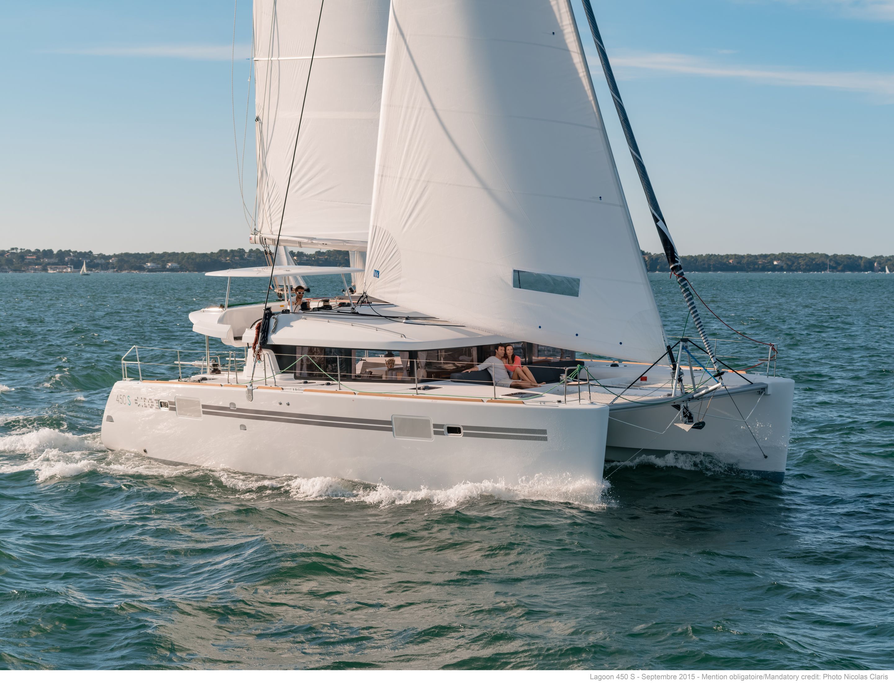 新加坡私人 Zen Sea 2 豪華遊艇租借（Zenithyachtcharters 提供）