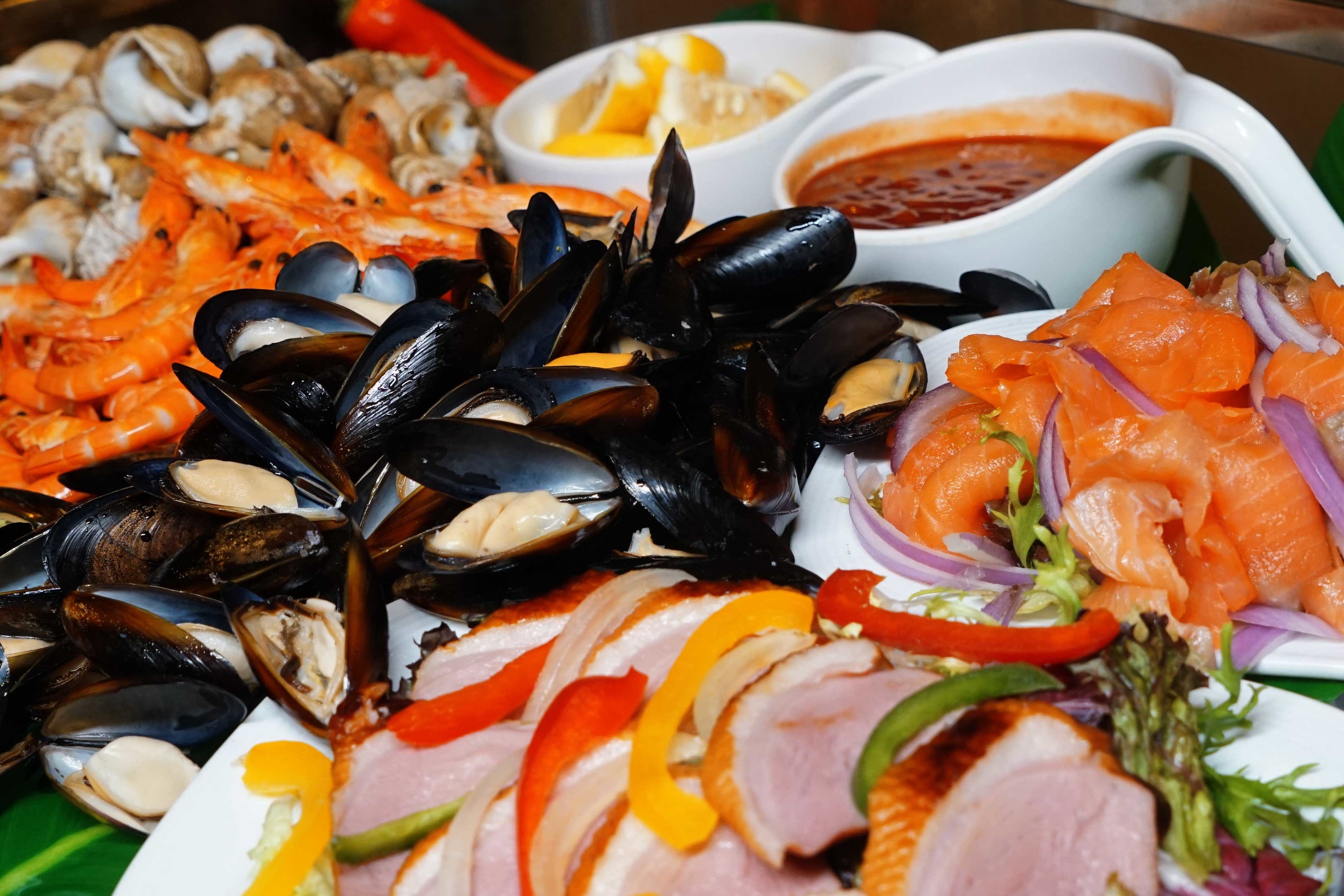 酒店自助餐 美食 派對聚會 公司活動 學校及教會 船河 會所 教堂 婚宴 親子 家庭 生日會 慶祝