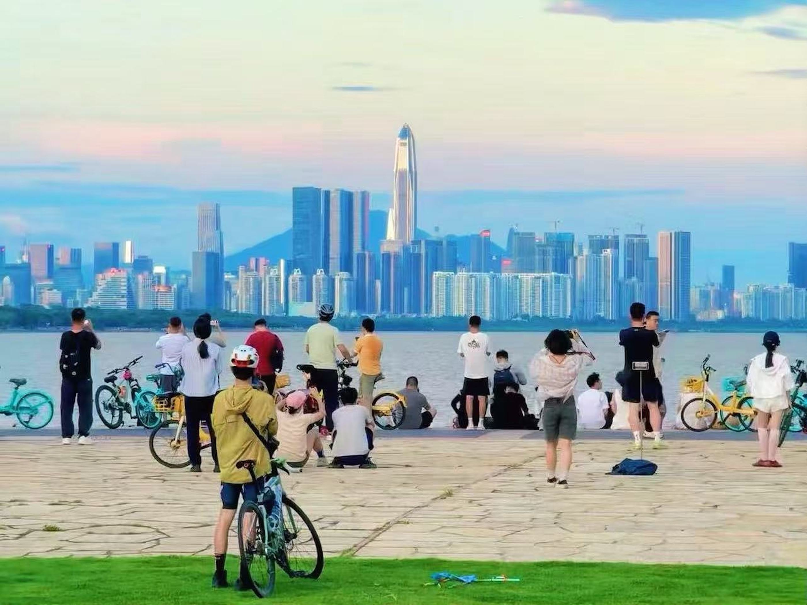 Creator City: A One-Day Tech Tour of Shenzhen