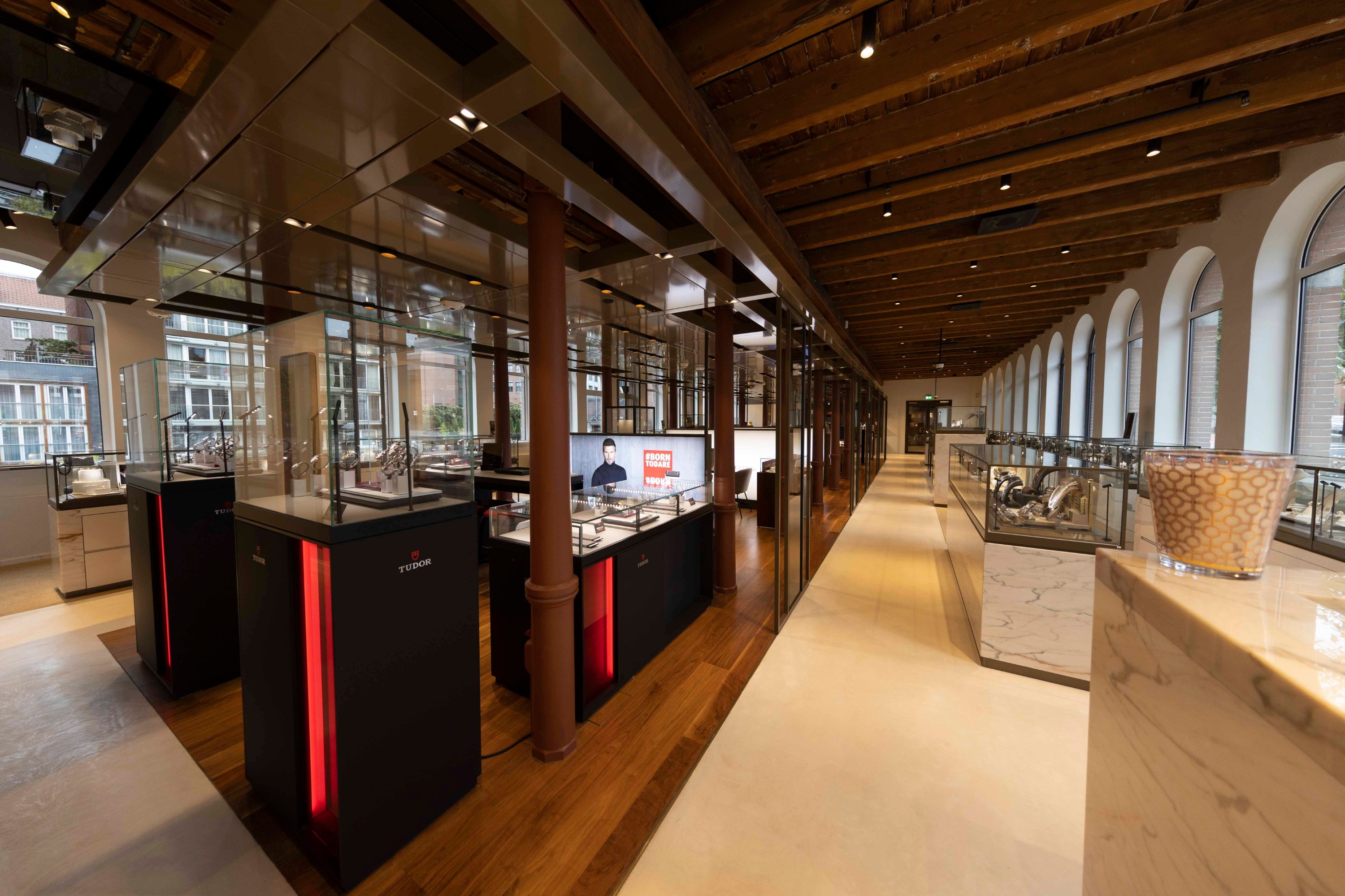 Discover exquisite diamond jewelry at Gassan Diamond Boutique, where elegance and brilliance meet craftsmanship