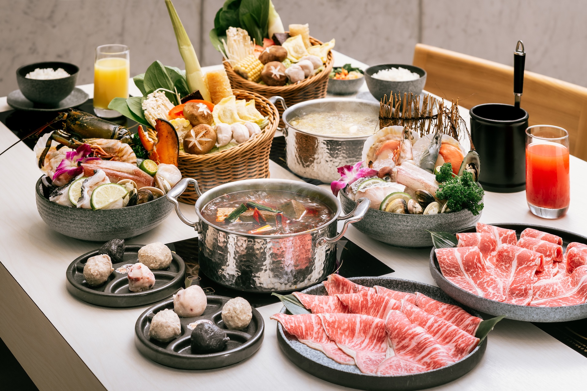 Feng Hua Resort Hotel - Jiaoxi Branch - Lao Wan Jia Ultimate Hot Pot - Yilan