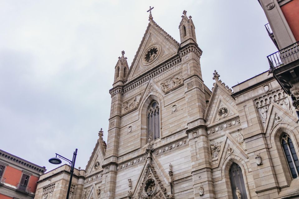 Legends Historical Walking Tour in Naples