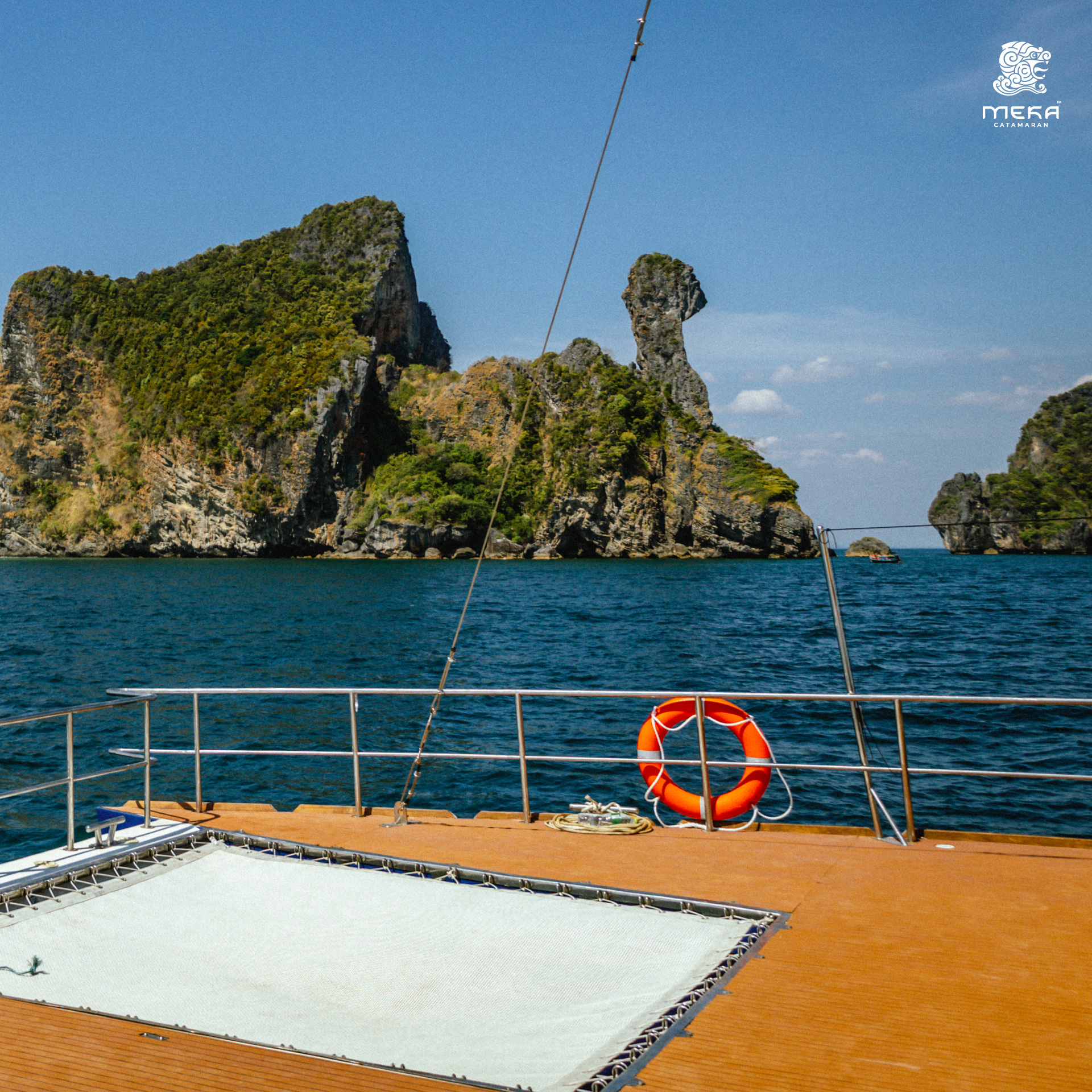 甲米 (Krabi)：乘坐 Meka 雙體船前往皮皮島 (Phi Phi Islands) 的一日遊