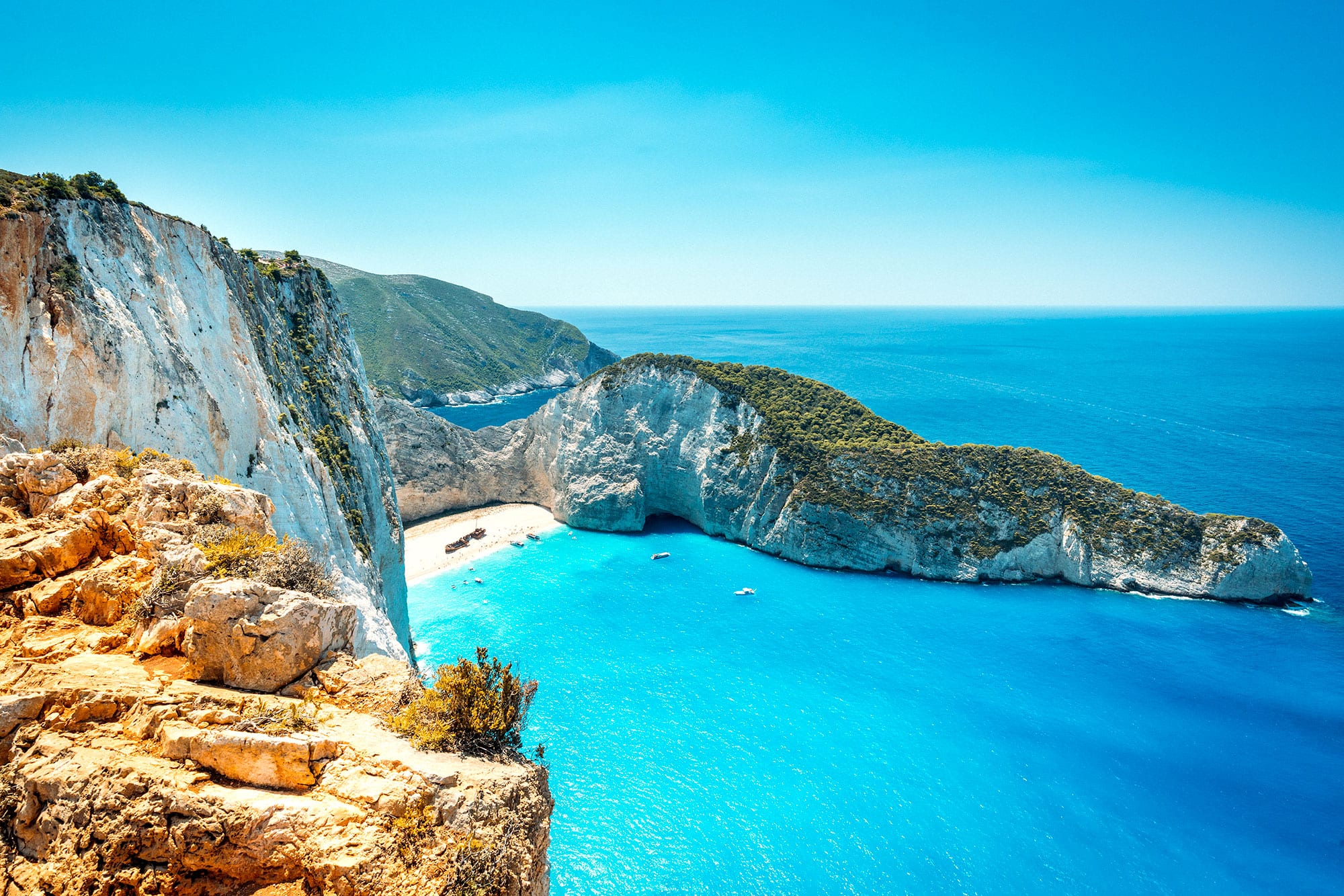 3-day Chinese tour of Zakynthos, Greece, including a four-star or three-star hotel, visiting Shipwreck Beach, Blue Caves, etc., with no shopping and private time.