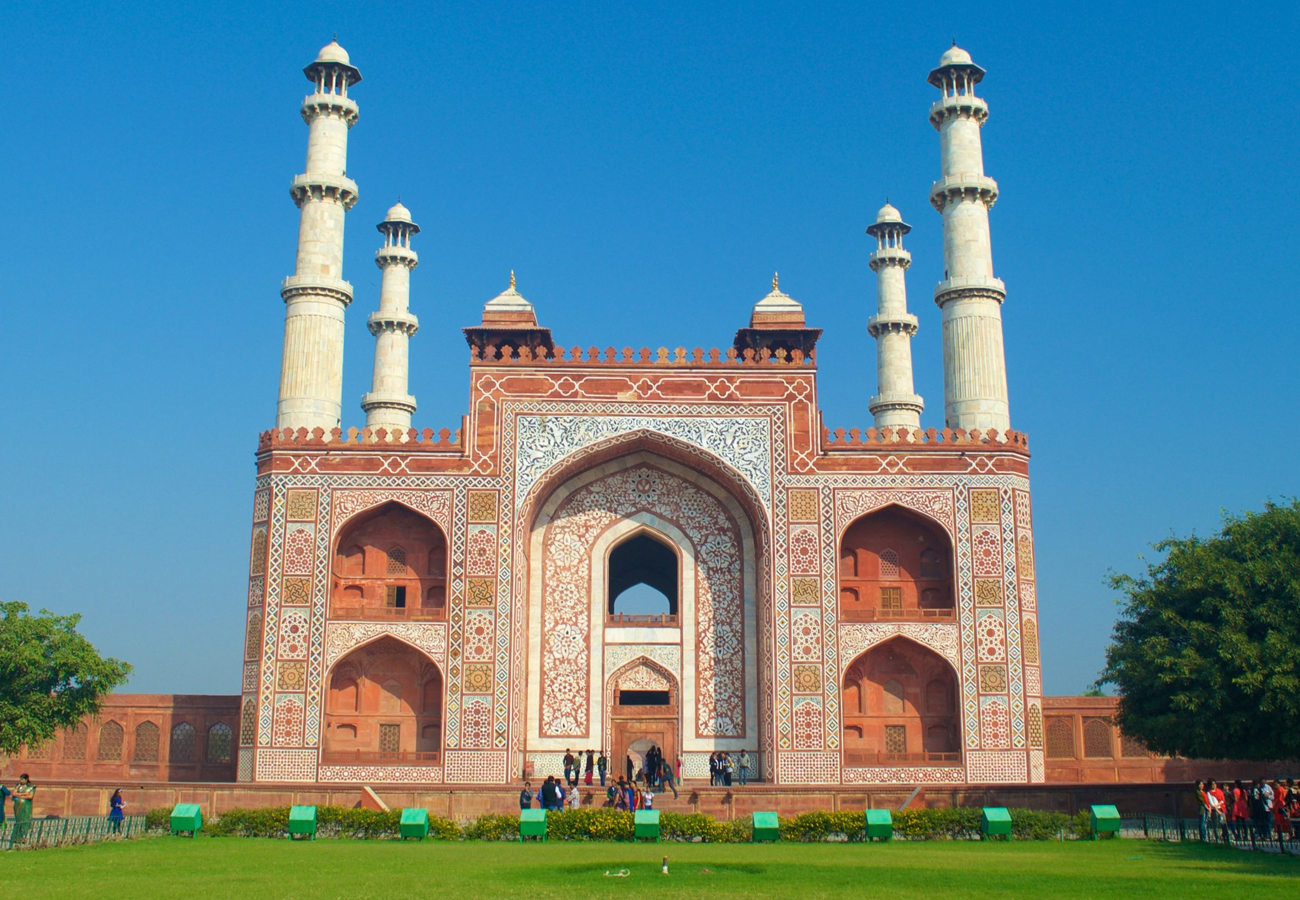 Private Tour Guide in Agra with Options