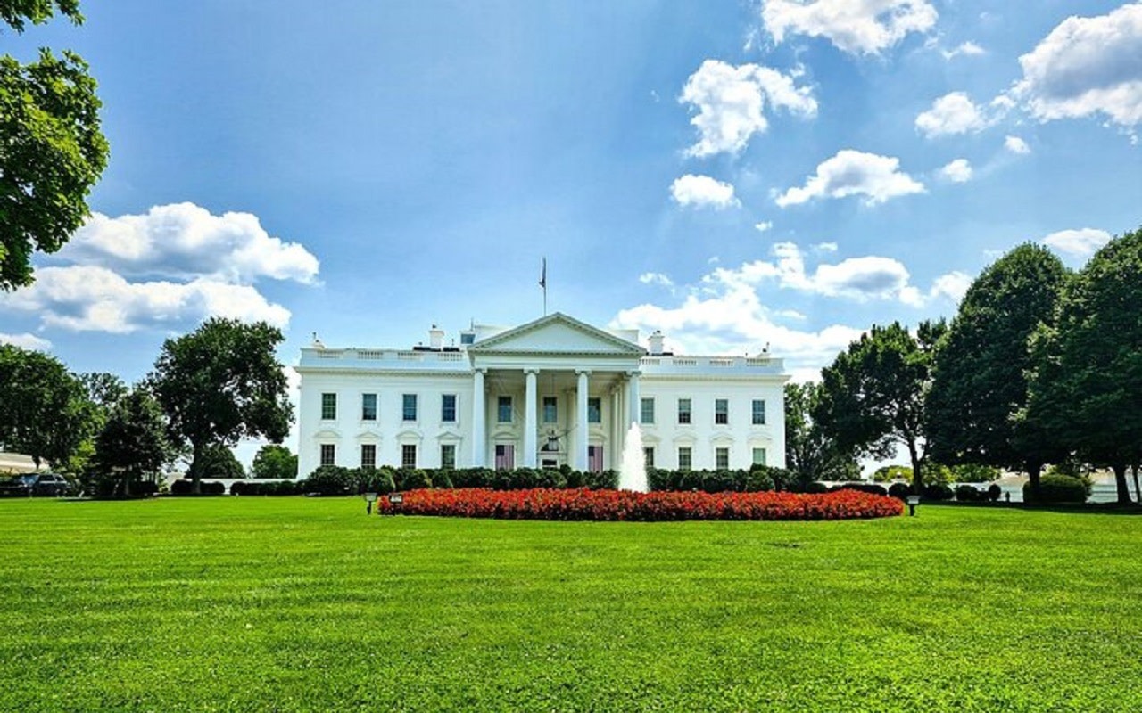 Washington D.C. Iconic Landmarks and Memorials Tour