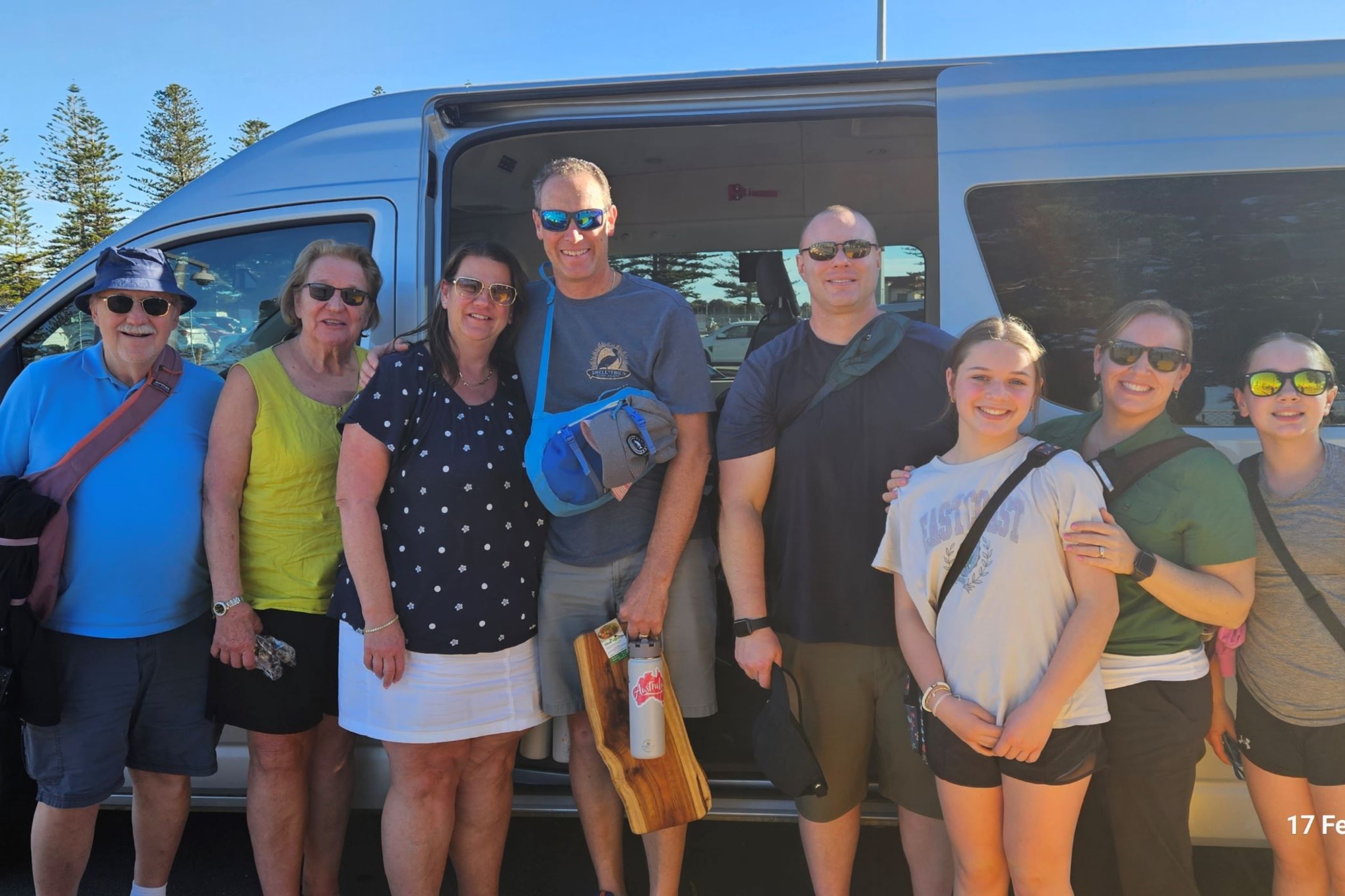 Private Airport & Houseboat Transfers Adelaide Bus