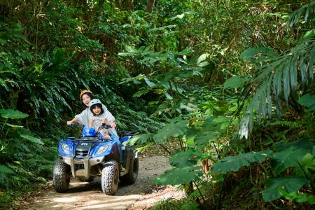 With the attentive teaching and safe practice time of professional coaches, even children can drive ATVs by themselves and enjoy the jungle adventure with peace of mind