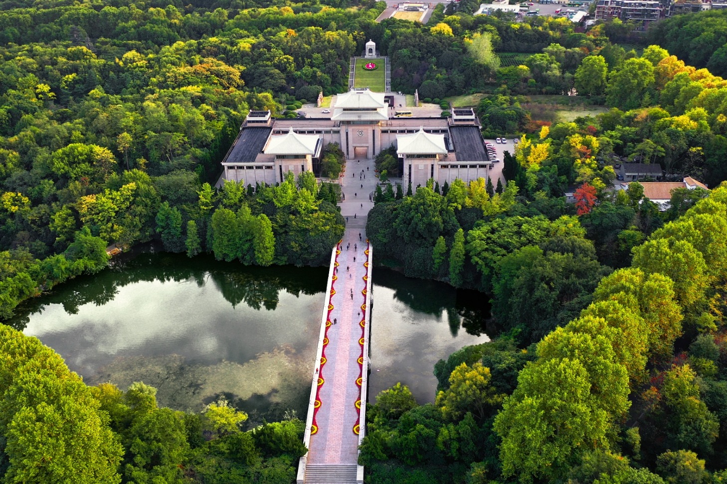 【南京集合上海解散】華東五市揚州烏鎮全景6日遊（揚州瘦西湖+無錫靈山大佛+蘇州烏鎮+杭州西湖+贈宋城千古情表演+城隍廟+金茂大廈）