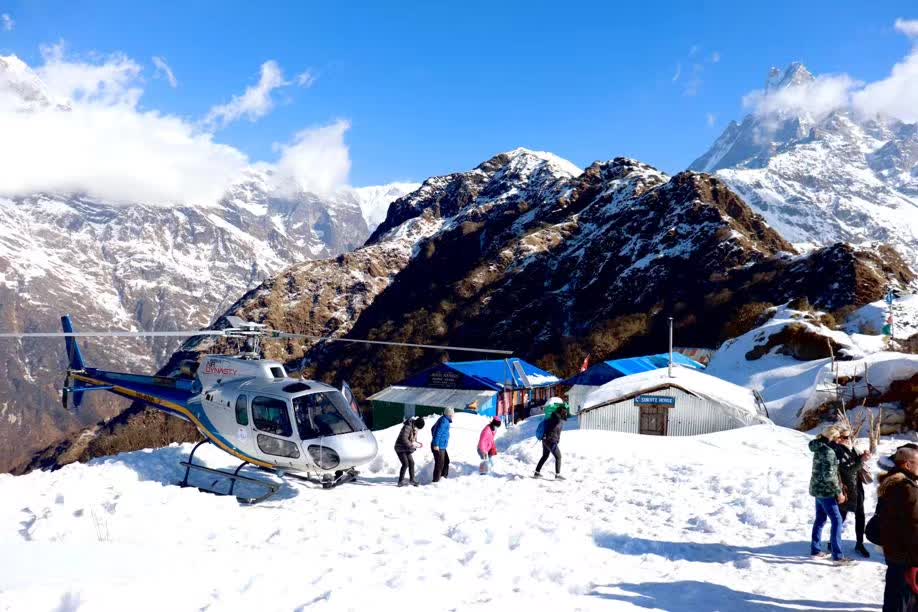 安納布爾納峰基地營直升機之旅