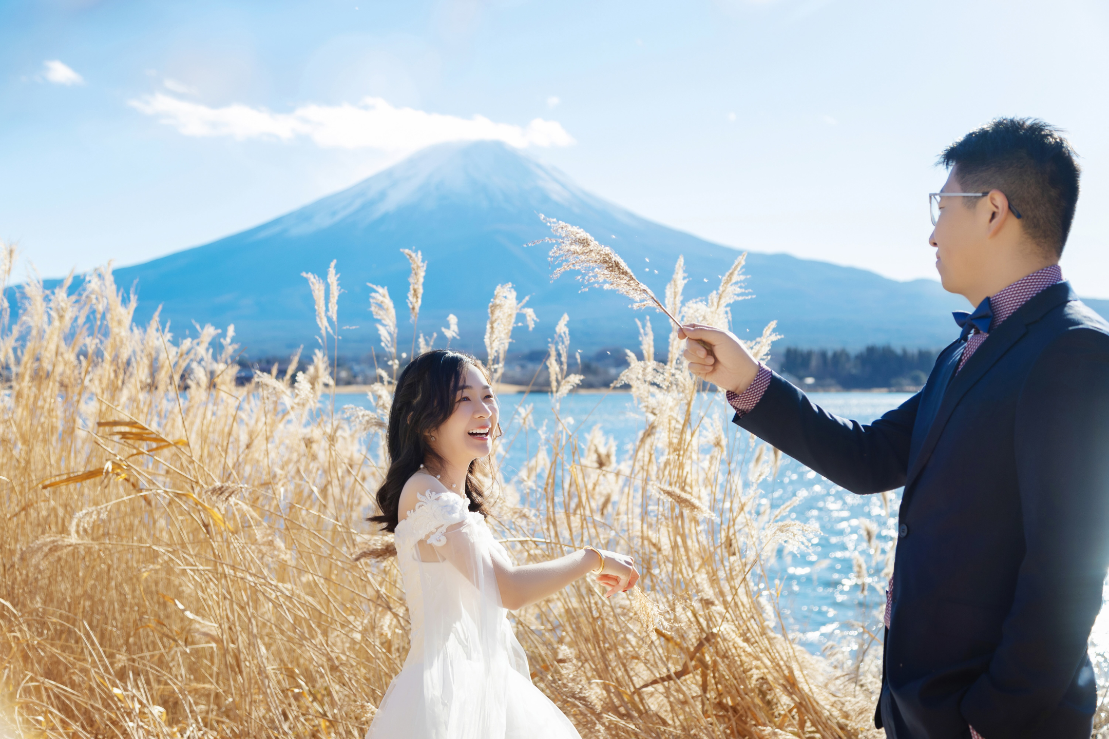 長崎公園 - 靜謐的湖畔公園，擁有自然風光，背景是富士山