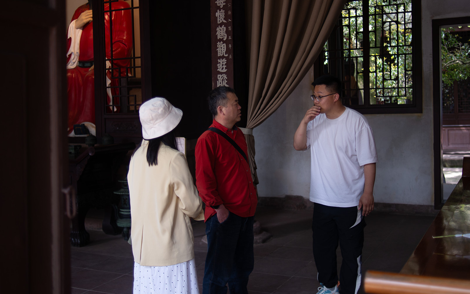 Professional guided tour of the Three Su Ancestral Hall in Sichuan