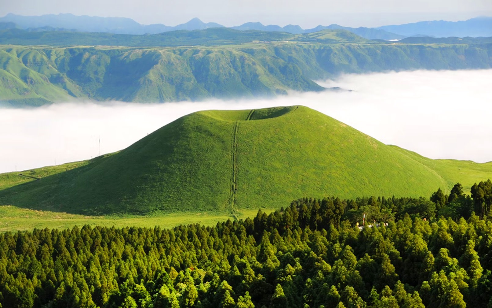 One-day tour from Kumamoto, Kyushu: Takachiho Gorge (optional boat ride) + Takachiho Railway or Kamishikimi Kumanoimasu Shrine + Kusasenri Grasslands + Mount Aso Crater
