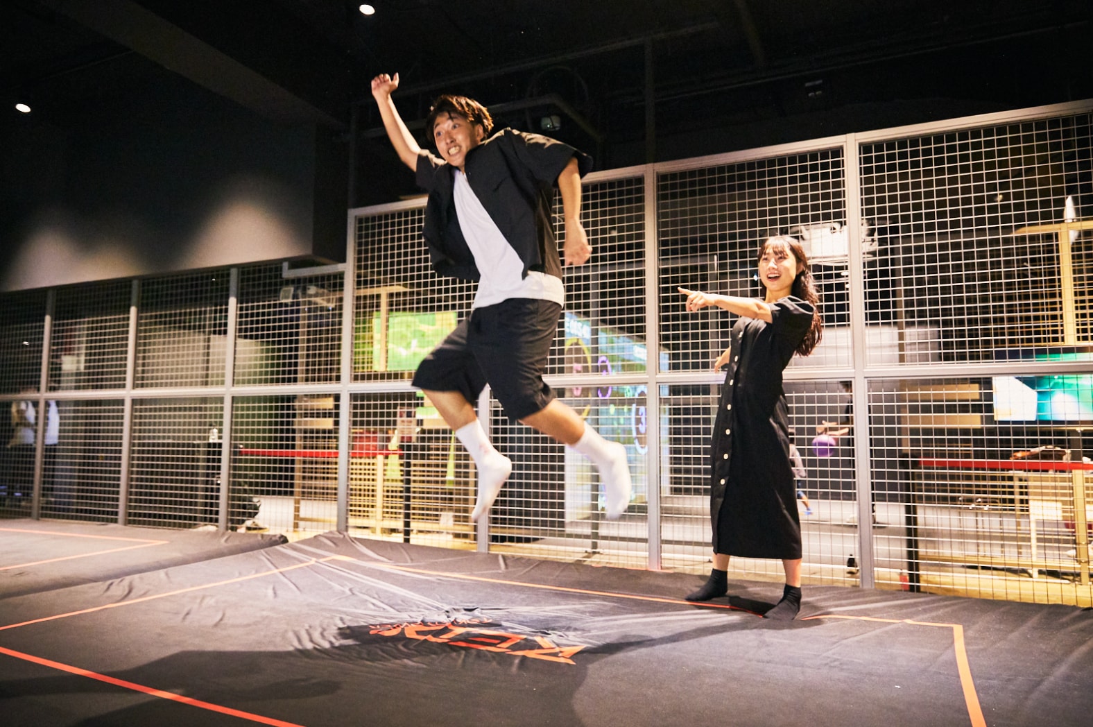 VALO JUMP – 結合氣墊跑道與AR的體感健身遊戲，操控螢幕中的自己，成功闖關！