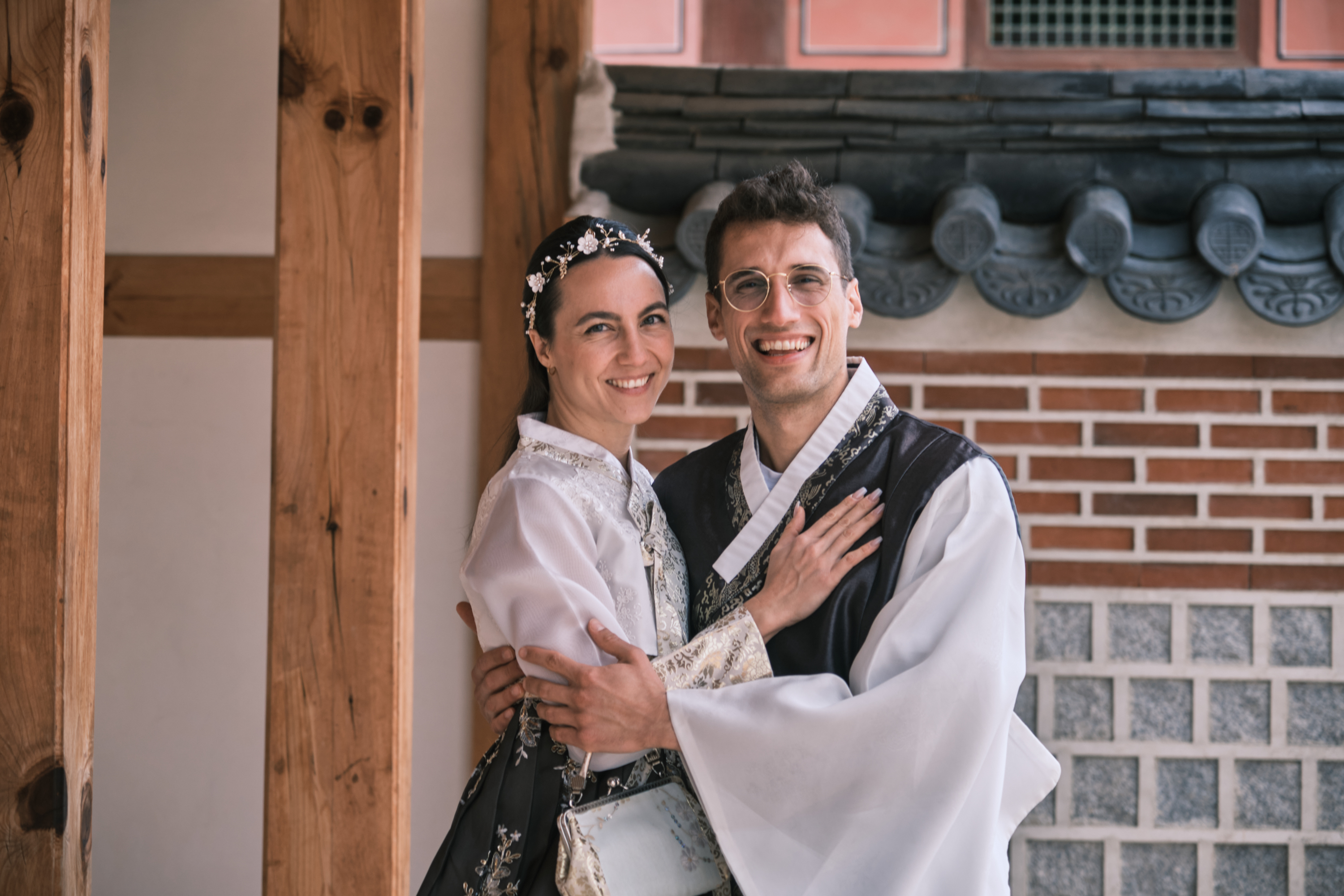 穿上韓服，與您的愛人一同拍下令人驚豔的美照，創造難忘回憶。