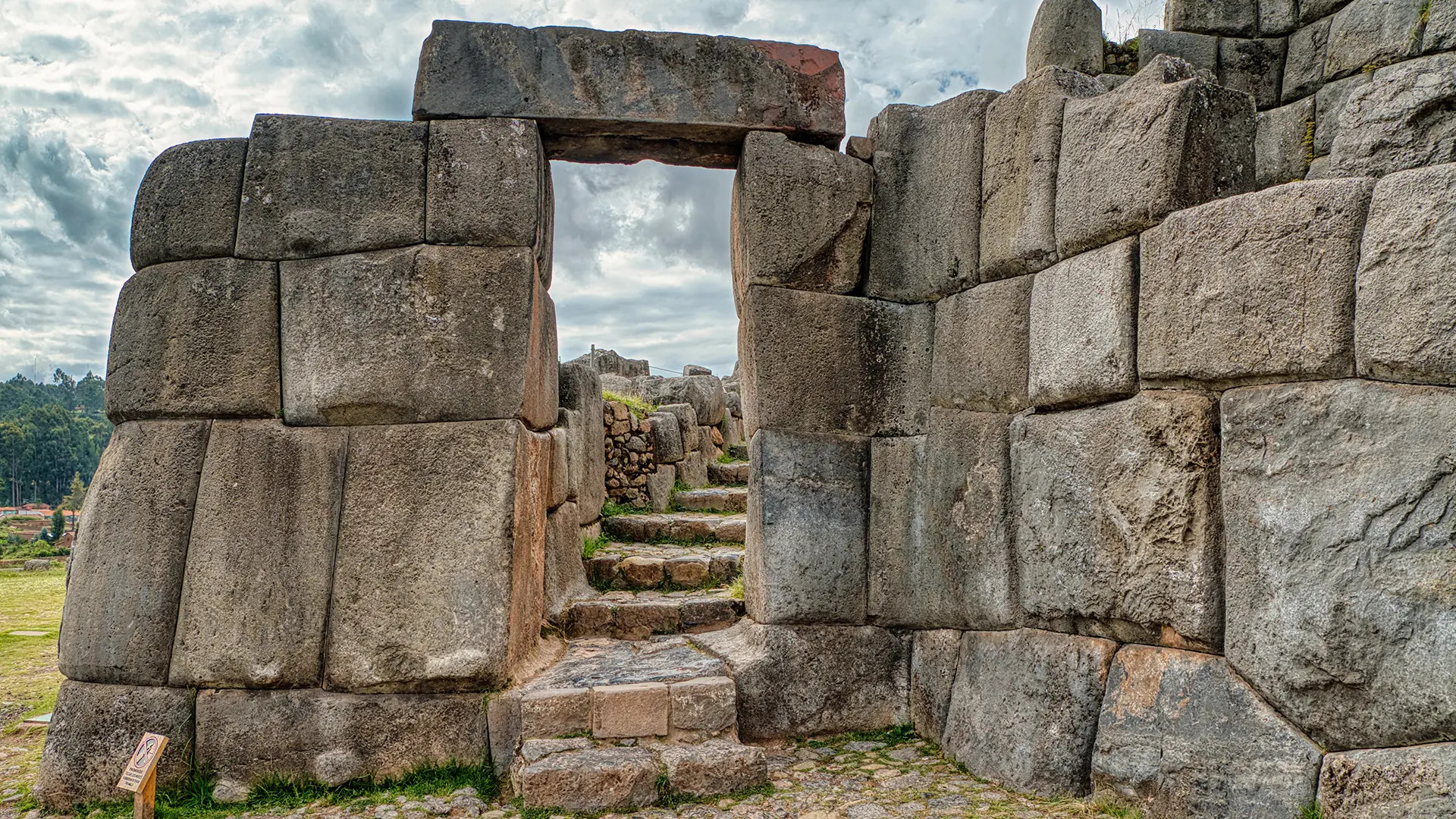 Cusco City & Sacsayhuaman Half-Day Small Group Tour