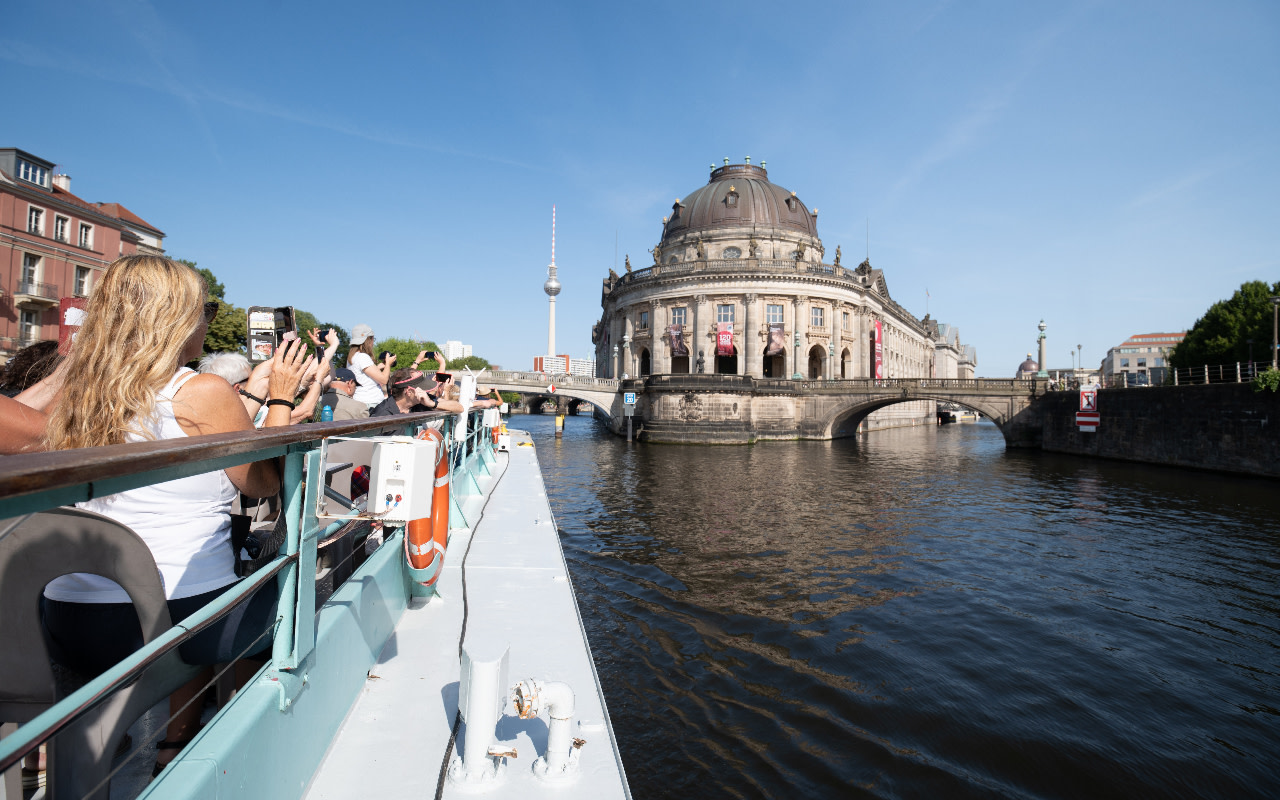Berlin 1-Hour Spree River Sightseeing Cruise Experience