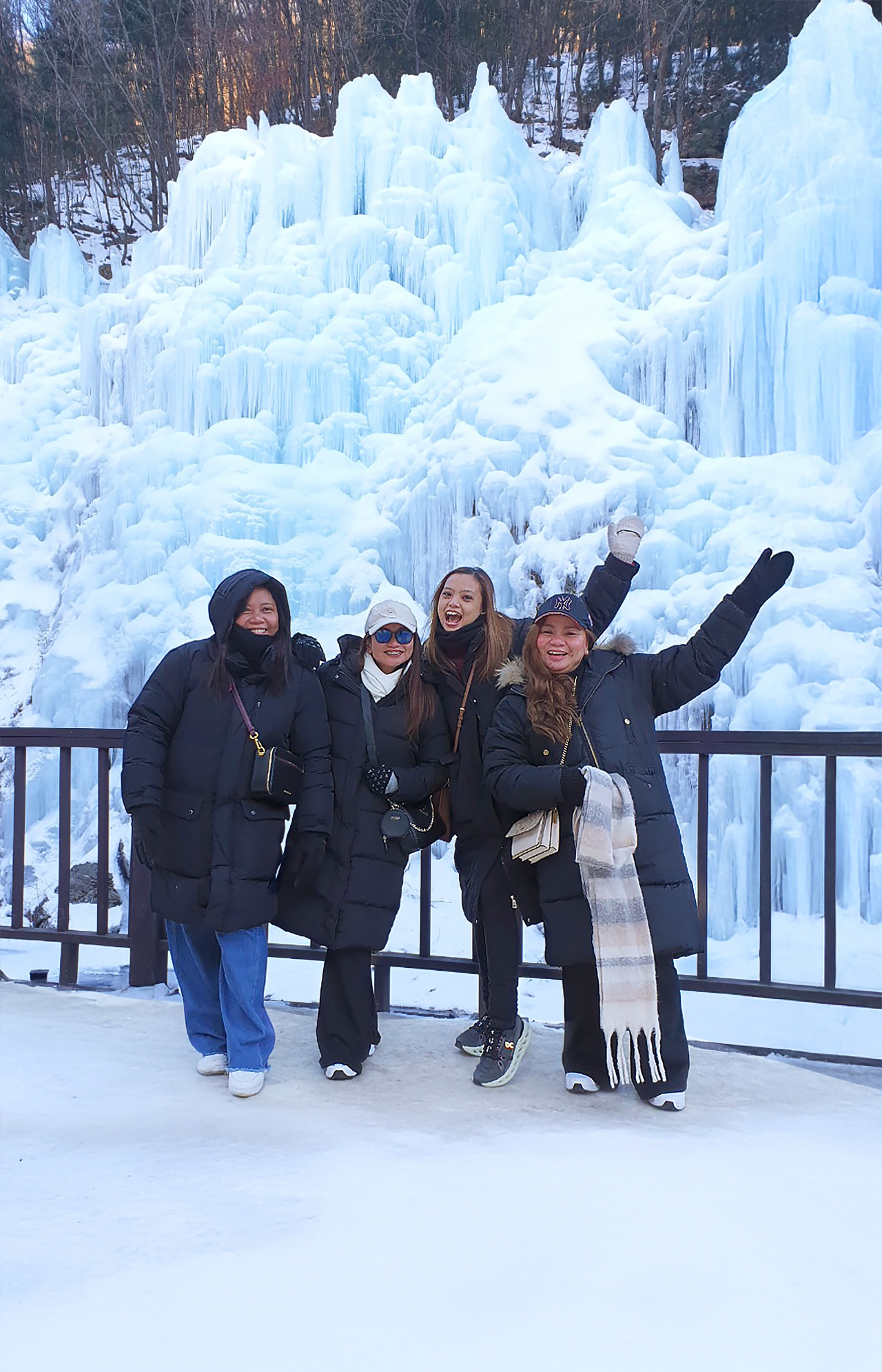 ❄️探索Eobi谷的魔力,那裡大自然雕琢出令人驚歎的冰牆。 ❄️探索Eobi谷的魔力,那裡大自然雕琢出令人驚歎的冰牆。