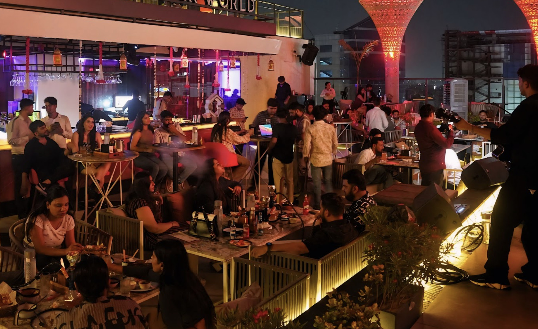 Jaipur: Nightlife Pub Crawl with Local Host,Welcome Beer & Transfers