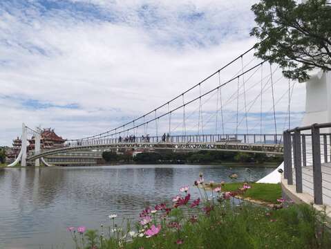 Taoyuan Hakka Tea Culture Experience Hall &amp; Longtan Pond 2-Day Tour (Including Accommodation, Airport Transfer)