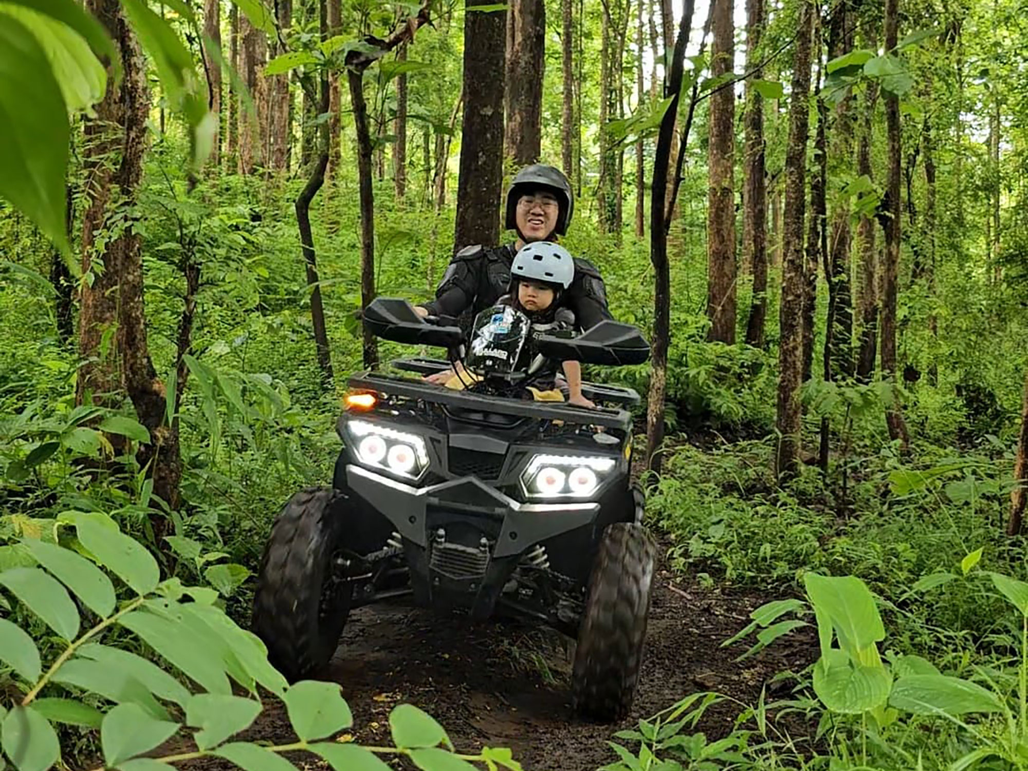 叢林飛瀑、ATV越野車和白水漂流導覽探險