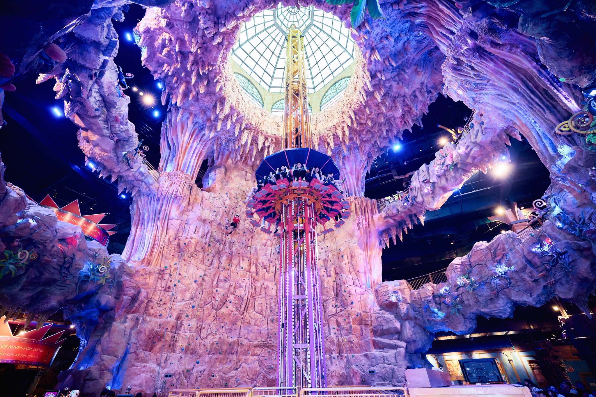 夢幻樂園（Fantasy Park）是一個充滿活力、隱藏在山中的遊戲與神秘世界。