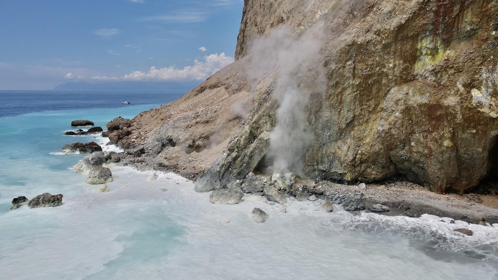 宜蘭：龜山島登島＆賞鯨豚＆繞島牛奶海｜新福豐36號 