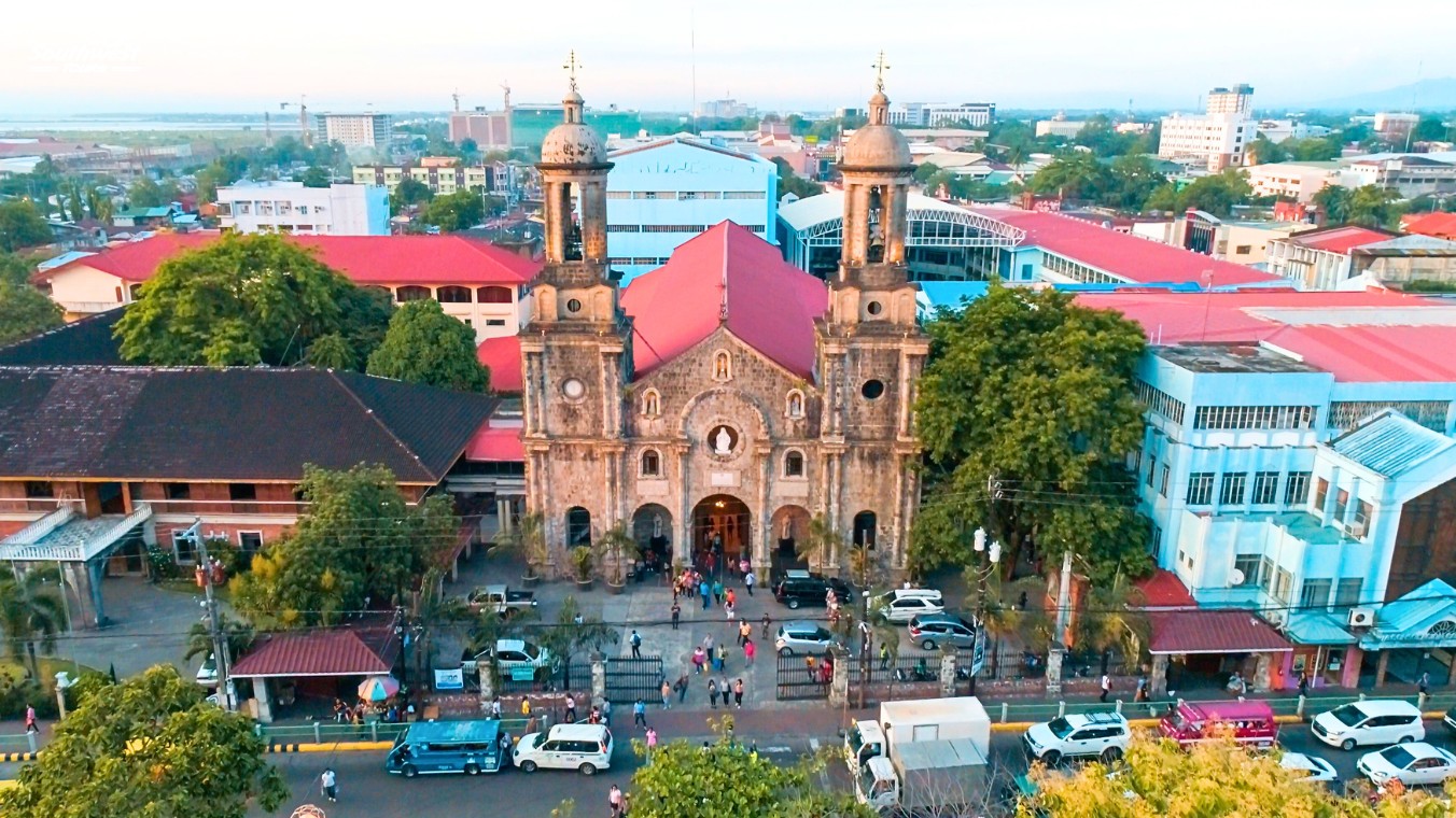 沉浸在巴科羅聖塞巴斯蒂安大教堂的宏偉之中，了解這座19世紀的建築。