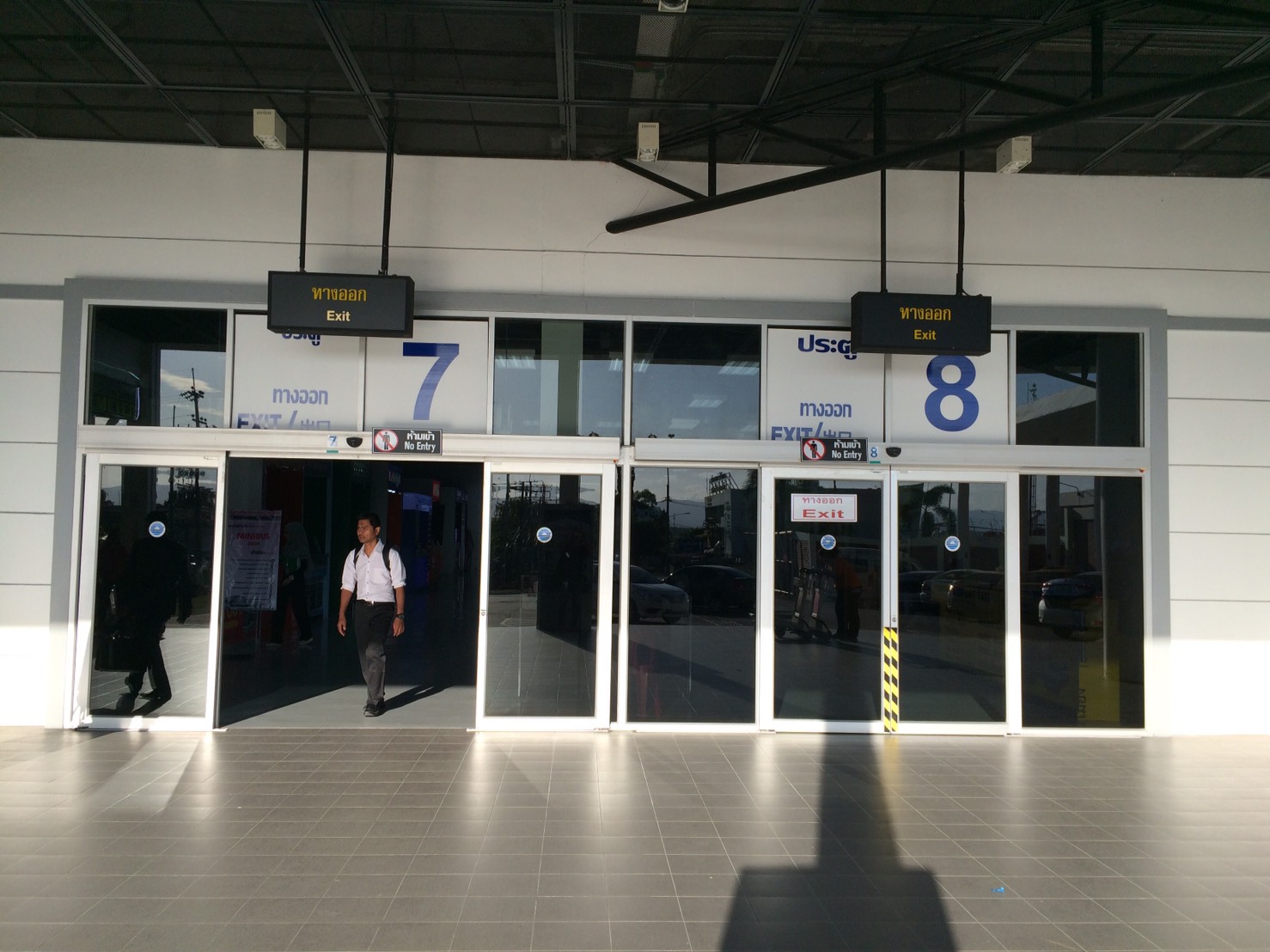 Pick-up Location : Gate 8 Hat Yai International airport
