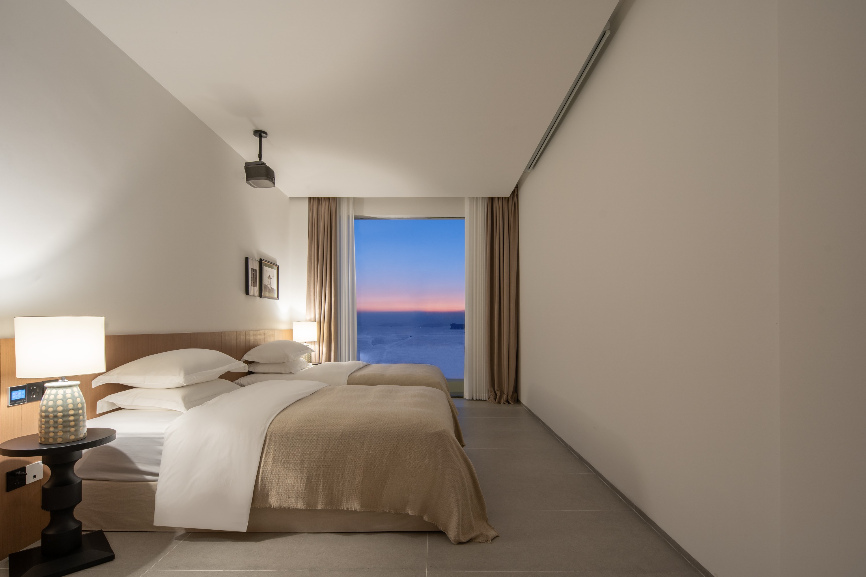 Liyue Sea View Twin Room