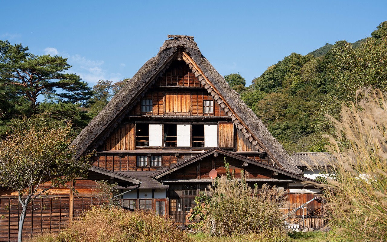 Kanazawa: Shirakawa-go & Metal-Casting Private Day Trip