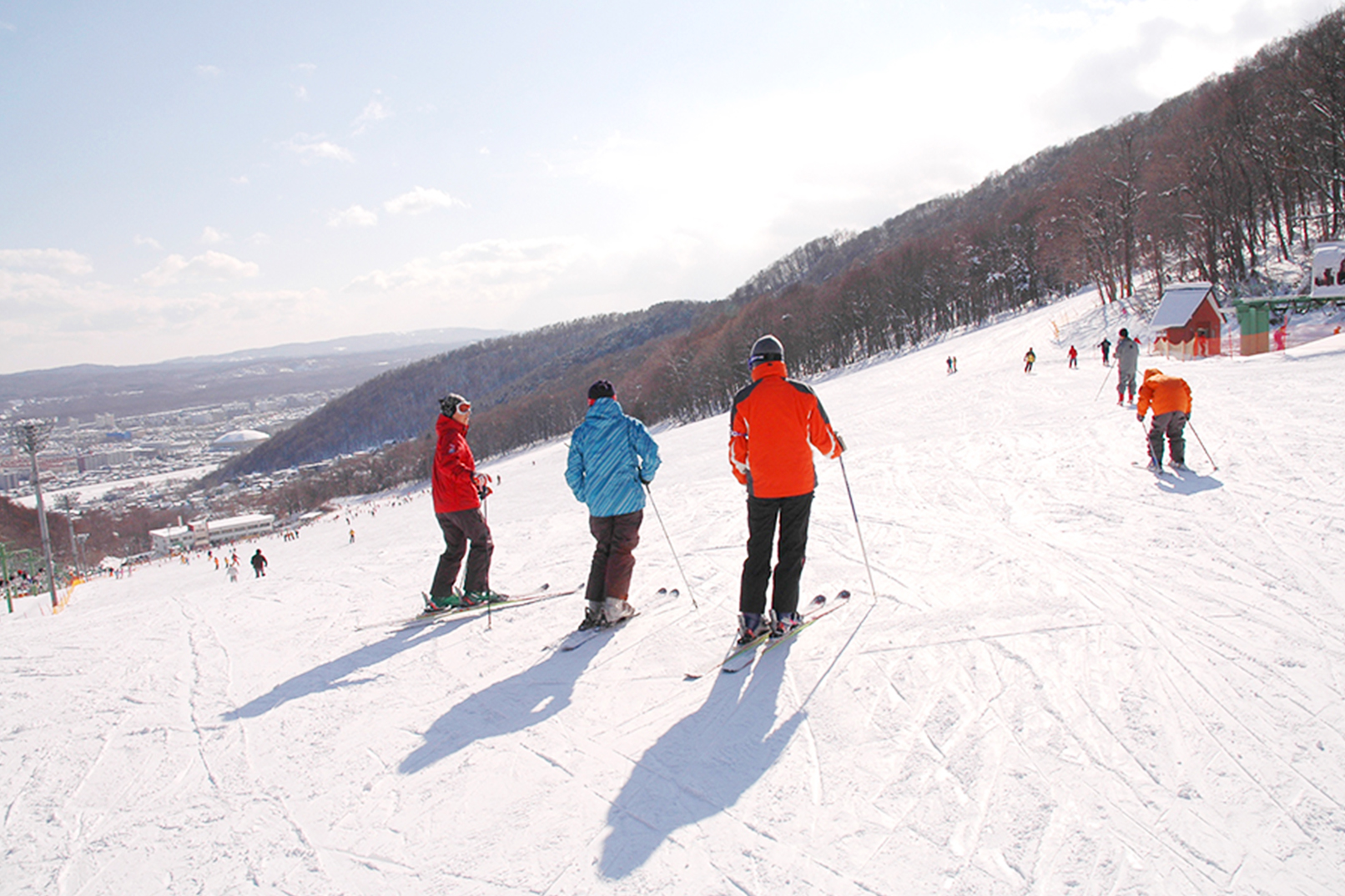 北海道札幌小樽觀光札幌國際滑雪場/玩雪一日遊/適合初學者和中高階滑雪者/多套餐選擇｜札幌出發