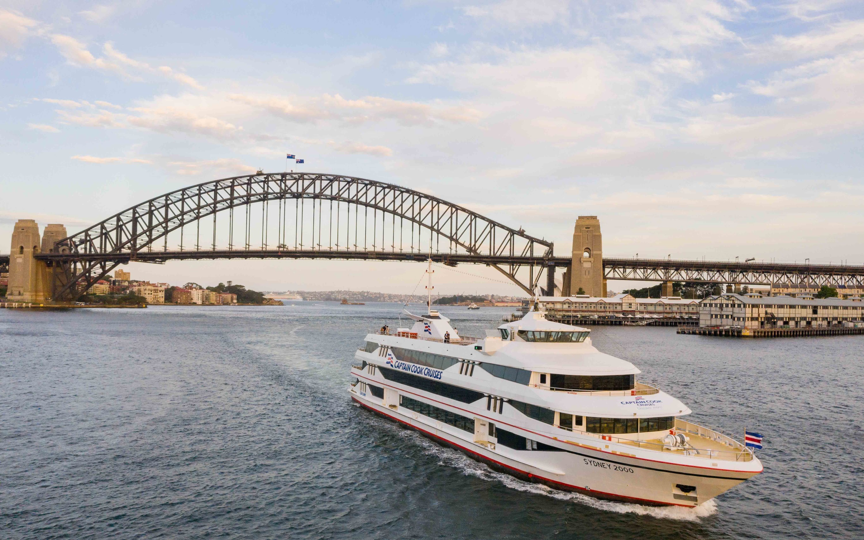 Sydney: Harbour View 3-Course Long Lunch Cruise by Captain Cook