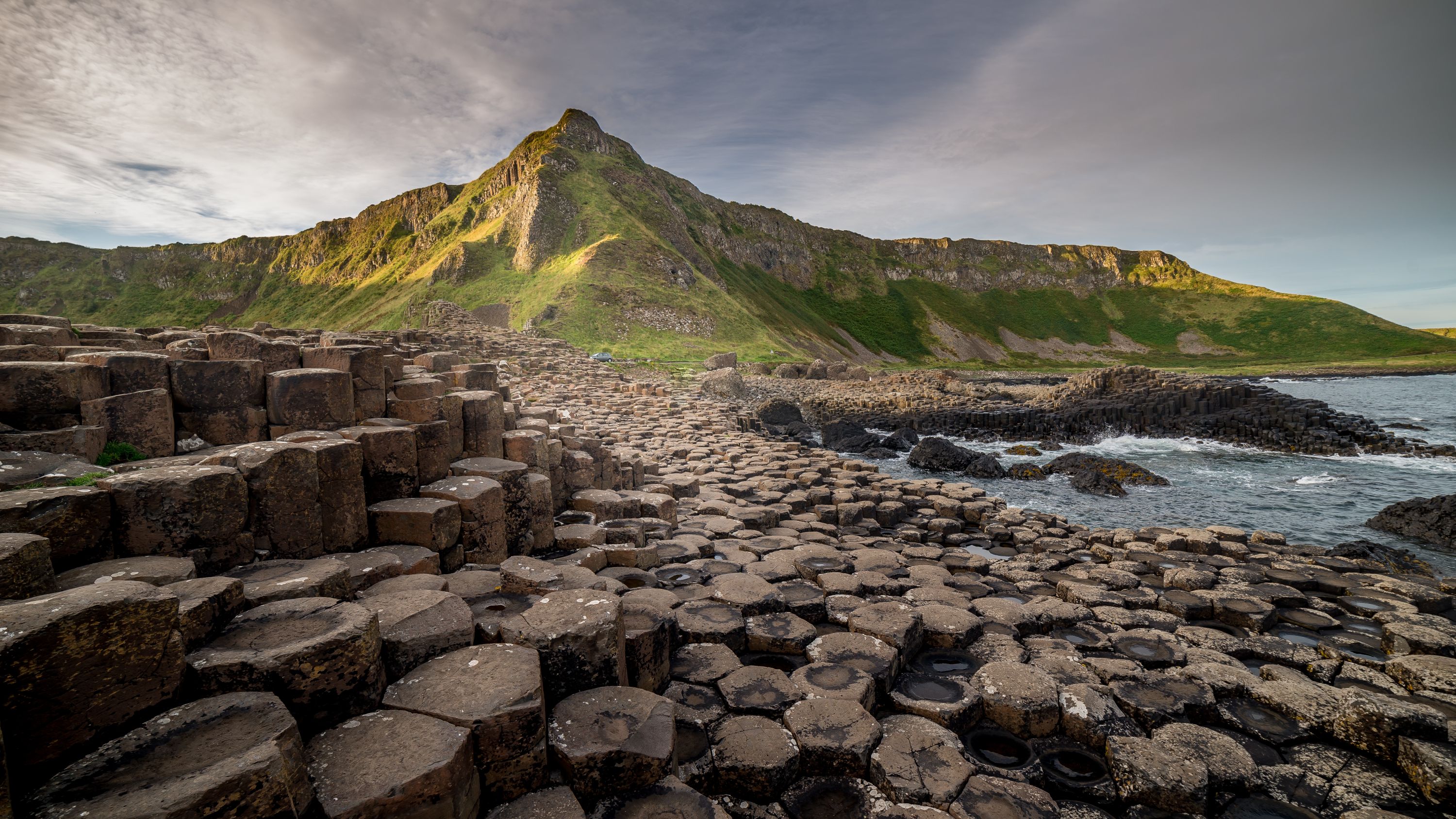 從貝爾法斯特 (Belfast) 出發前往巨人堤道 (Giant's Causeway) 之旅