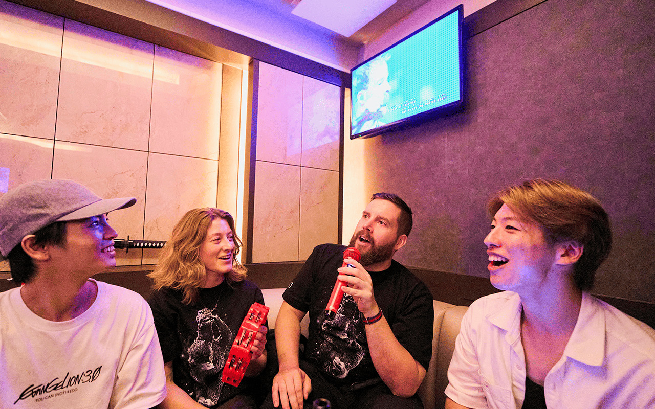 在卡拉OK酒吧唱您最喜歡的歌