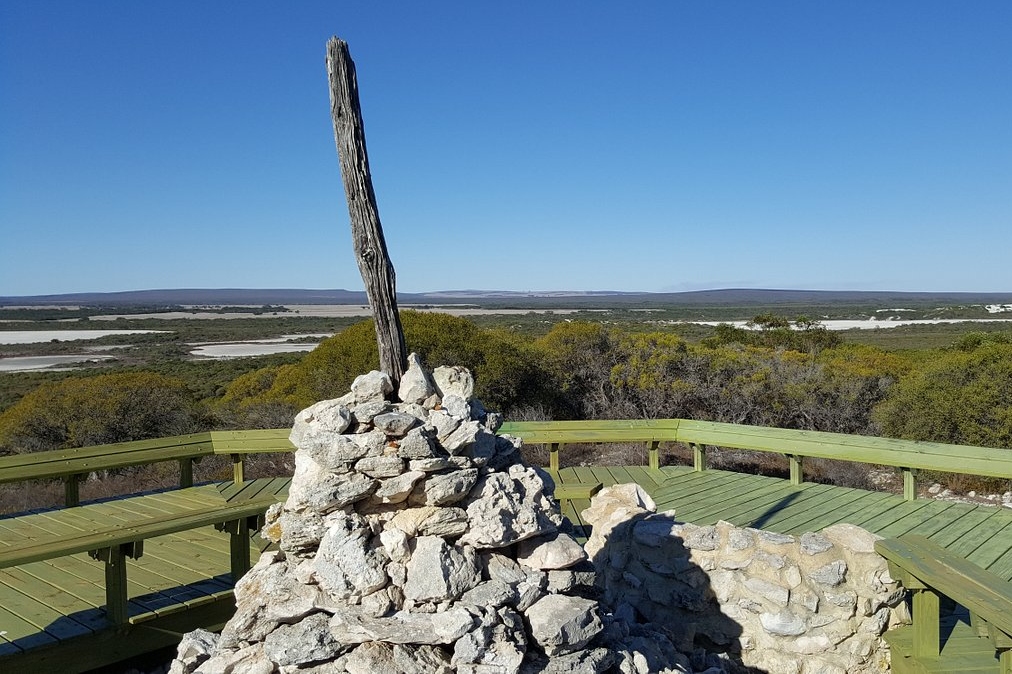 登上莫拉山瞭望臺,飽覽西澳大利亞荒野的壯麗全景 登上莫拉山瞭望臺,飽覽西澳大利亞荒野的壯麗全景