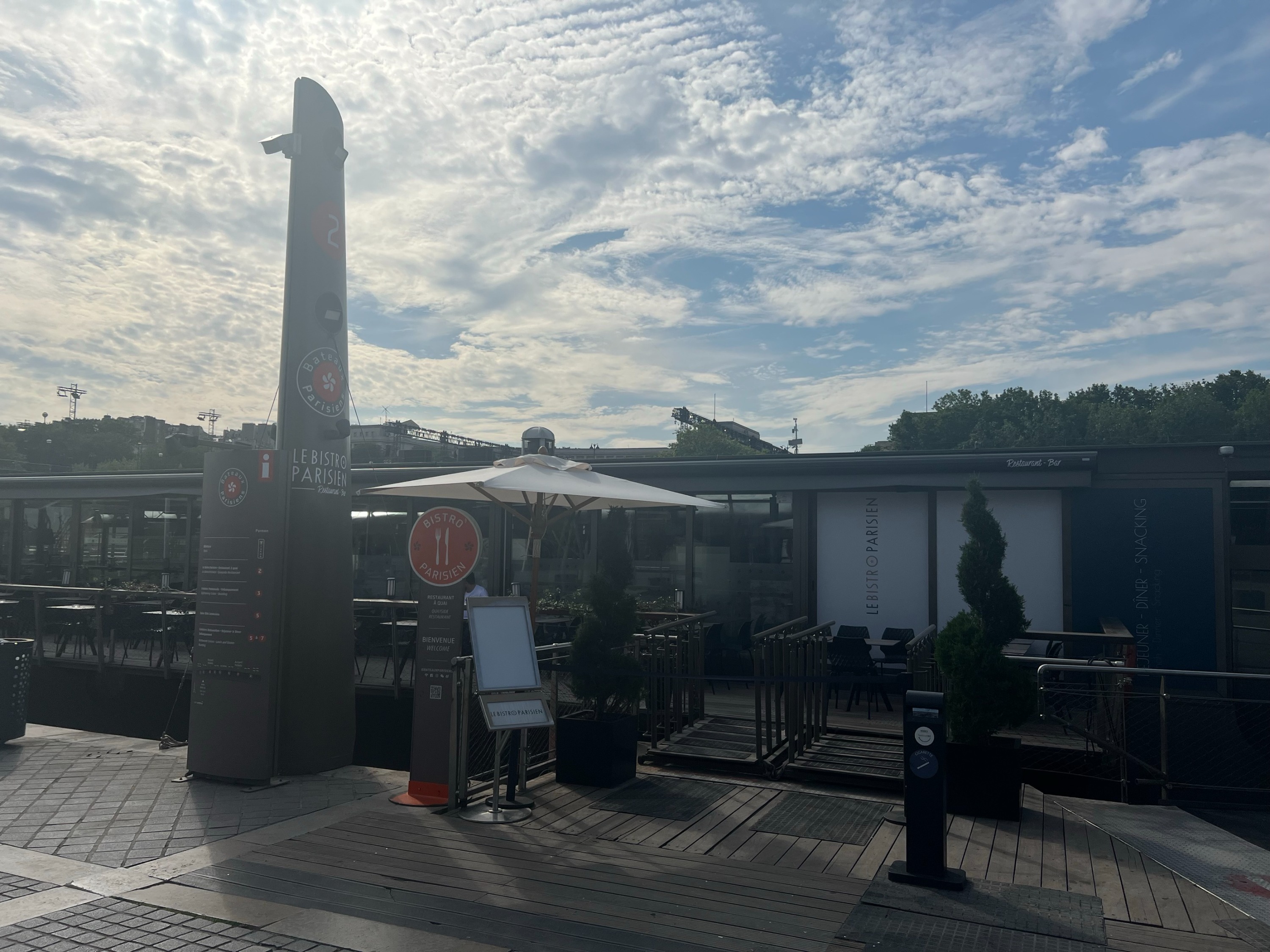 Pier 2 meeting point