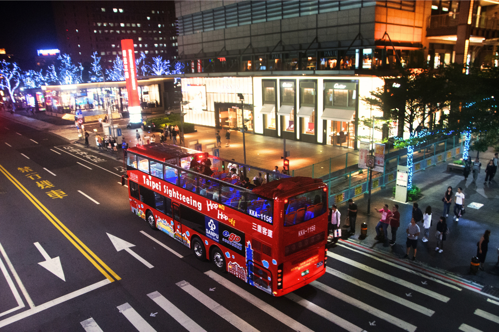 Taipei Night Tour Tipsy Double-Decker Bus