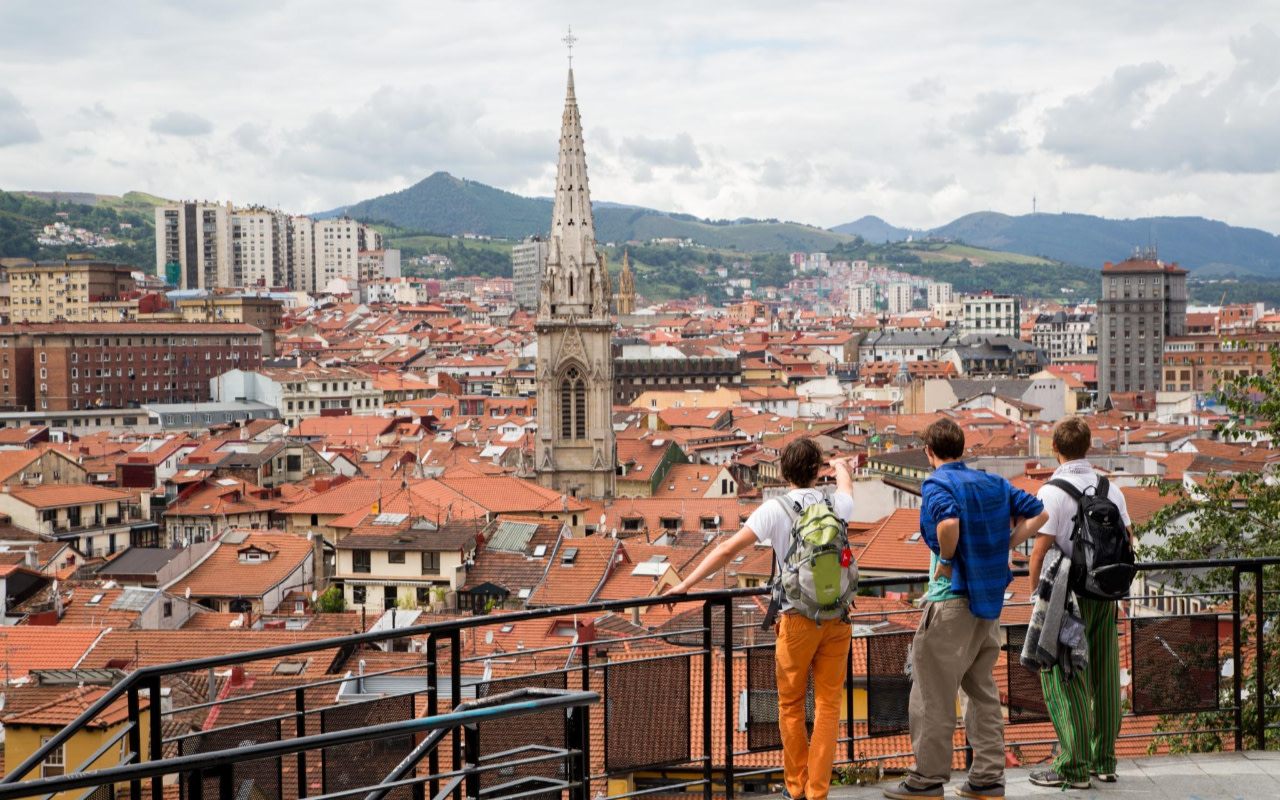 探索指標性地標,一窺畢爾包從傳統走向現代的驚人演變。 探索指標性地標,一窺畢爾包從傳統走向現代的驚人演變。