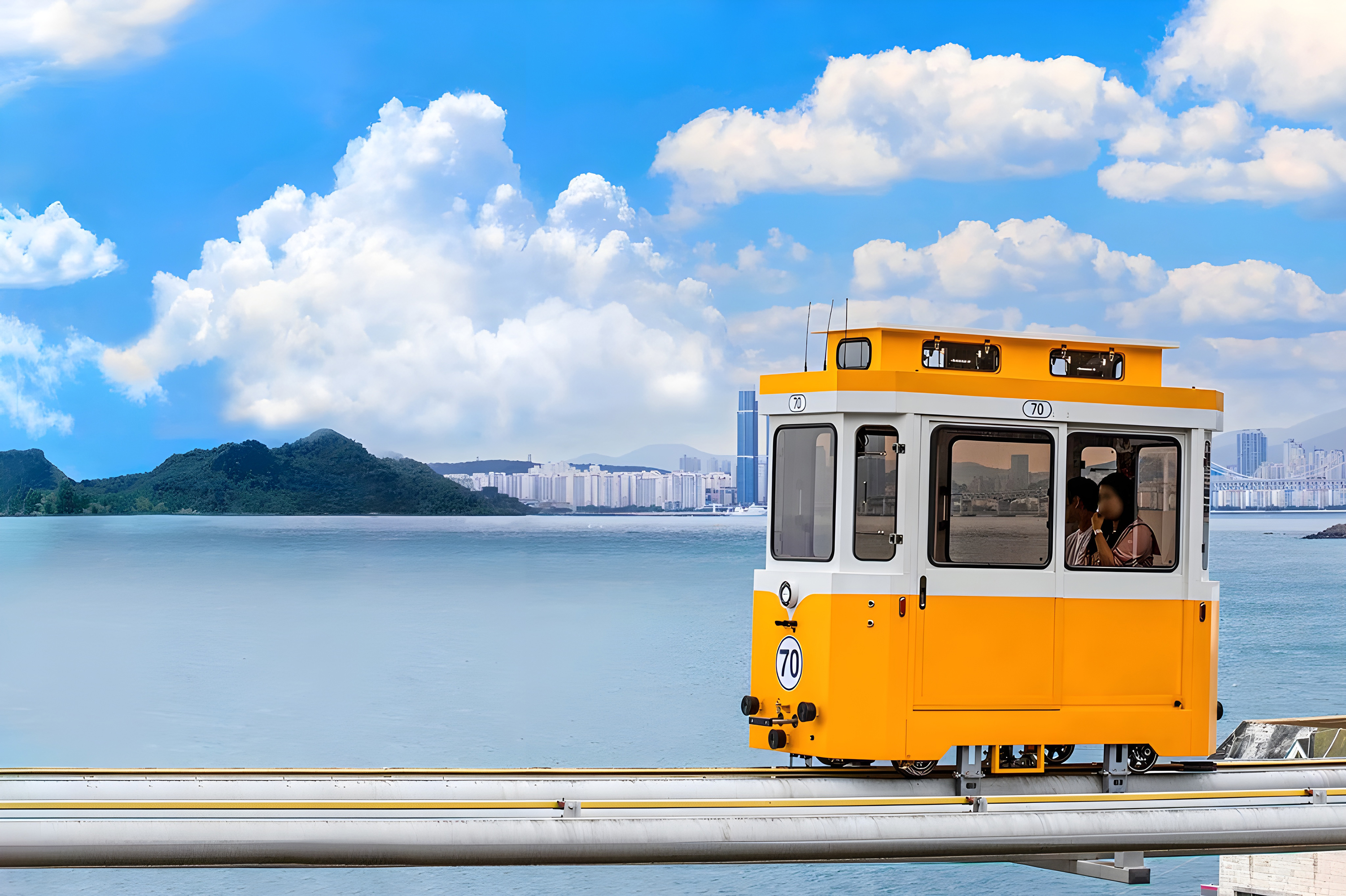 復古海濱天空膠囊列車,可欣賞壯麗的海岸景色。 復古海濱天空膠囊列車,可欣賞壯麗的海岸景色。