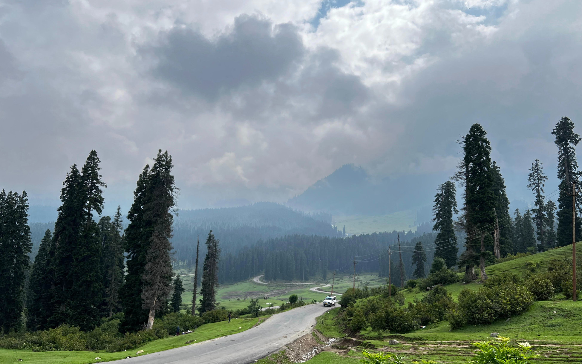 From Srinagar: Private Day Trip to Doodhpathri in AC Car