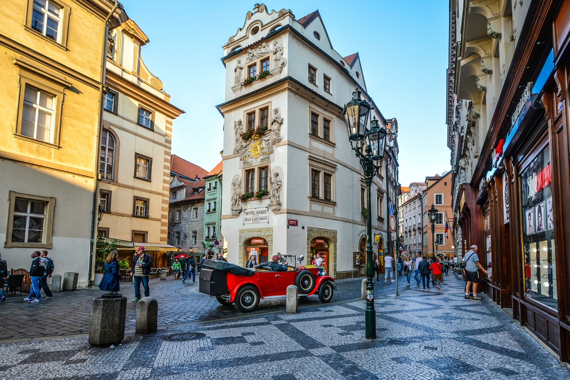 Prague Scavenger Hunt and City Highlights Day Trip