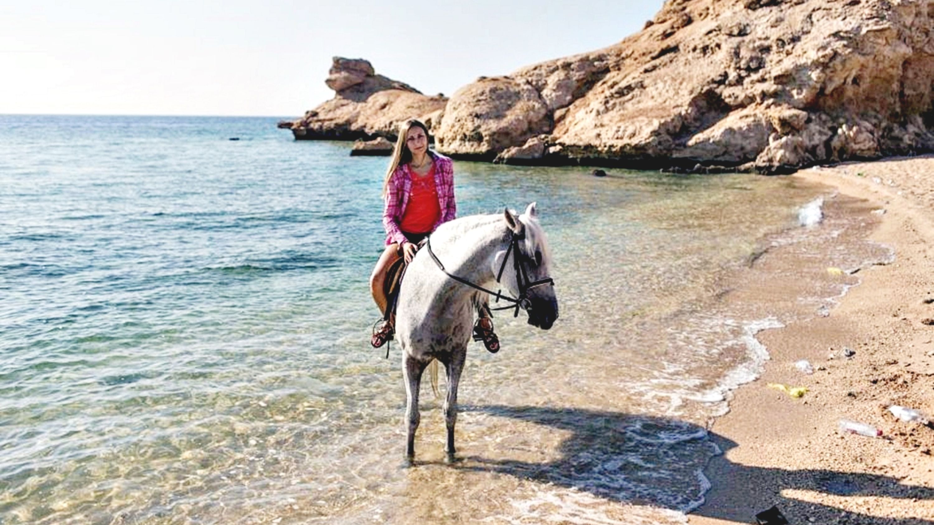 沿著紅海岸邊騎行,將紅海全景盡收眼底 沿著紅海岸邊騎行,將紅海全景盡收眼底