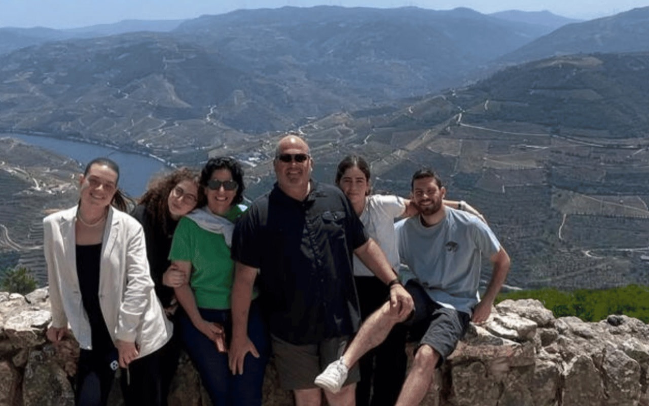 Douro Valley Winery and Solar Boat Tour