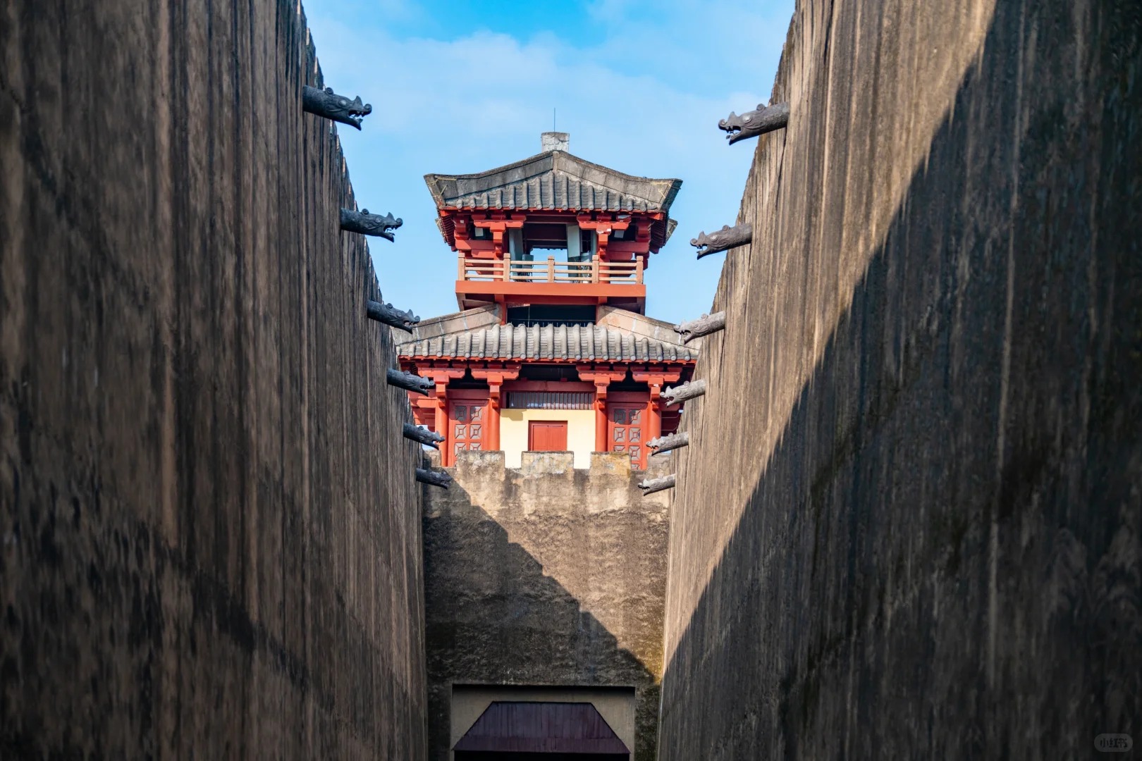 杭州往返金華橫店影視城一日遊：秦王宮+明清宮苑+廣州街香港街