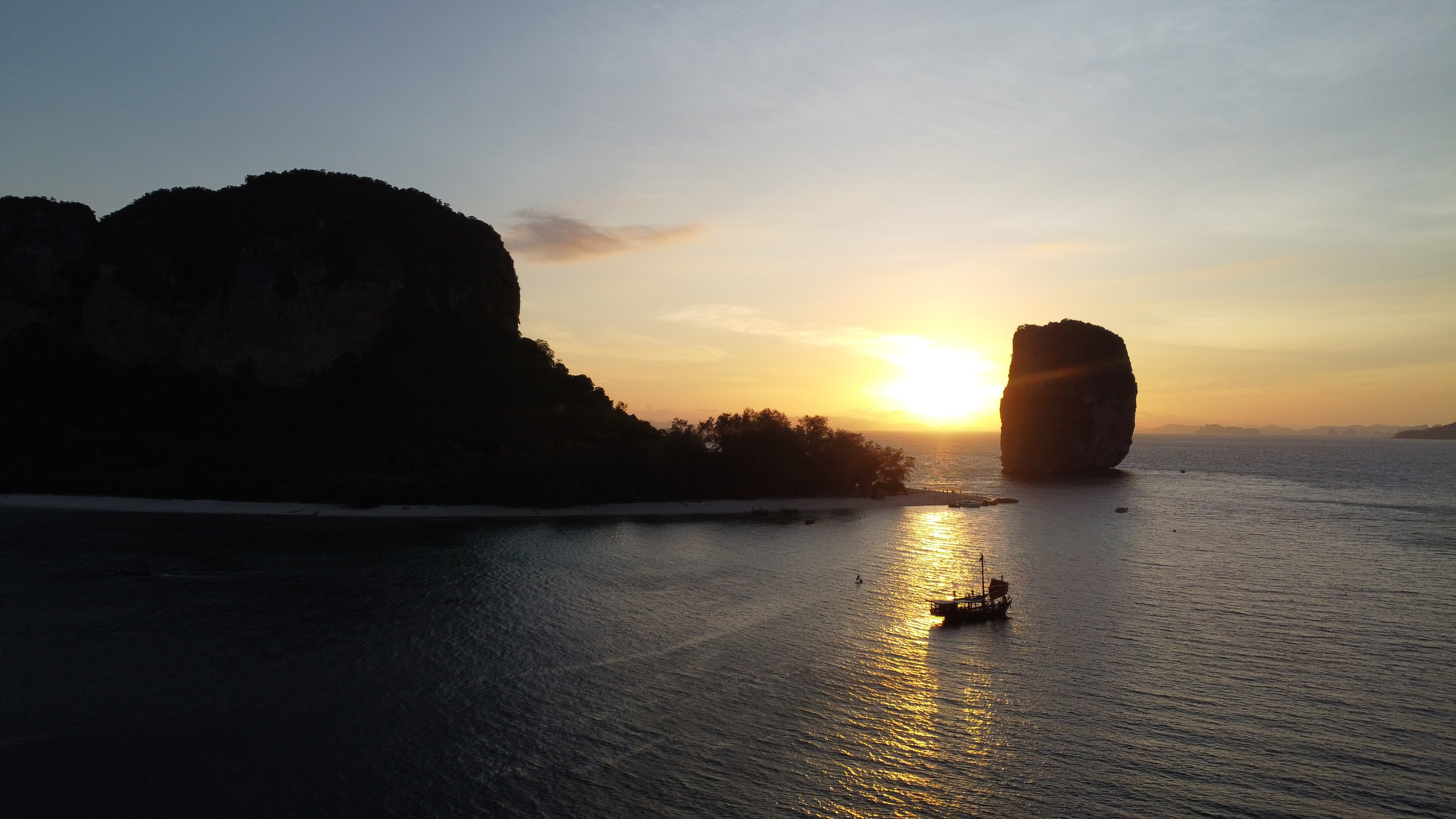 4 島浮潛日落之旅 + 夜晚生物熒光游泳