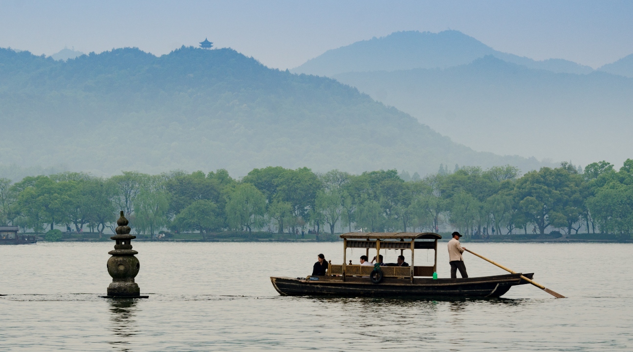 west lake boat cruise