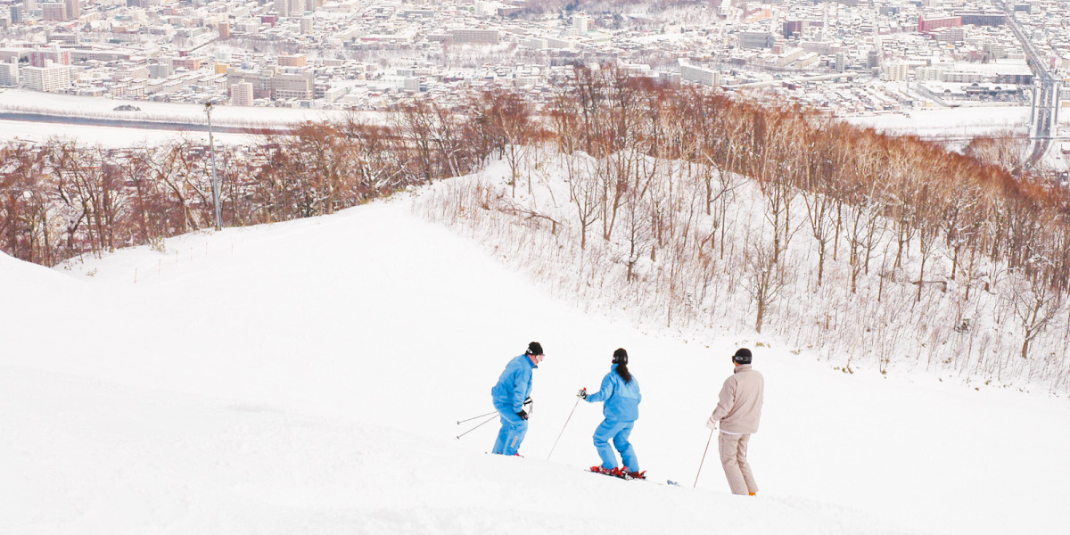 北海道札幌小樽觀光札幌國際滑雪場/玩雪一日遊/適合初學者和中高階滑雪者/多套餐選擇｜札幌出發
